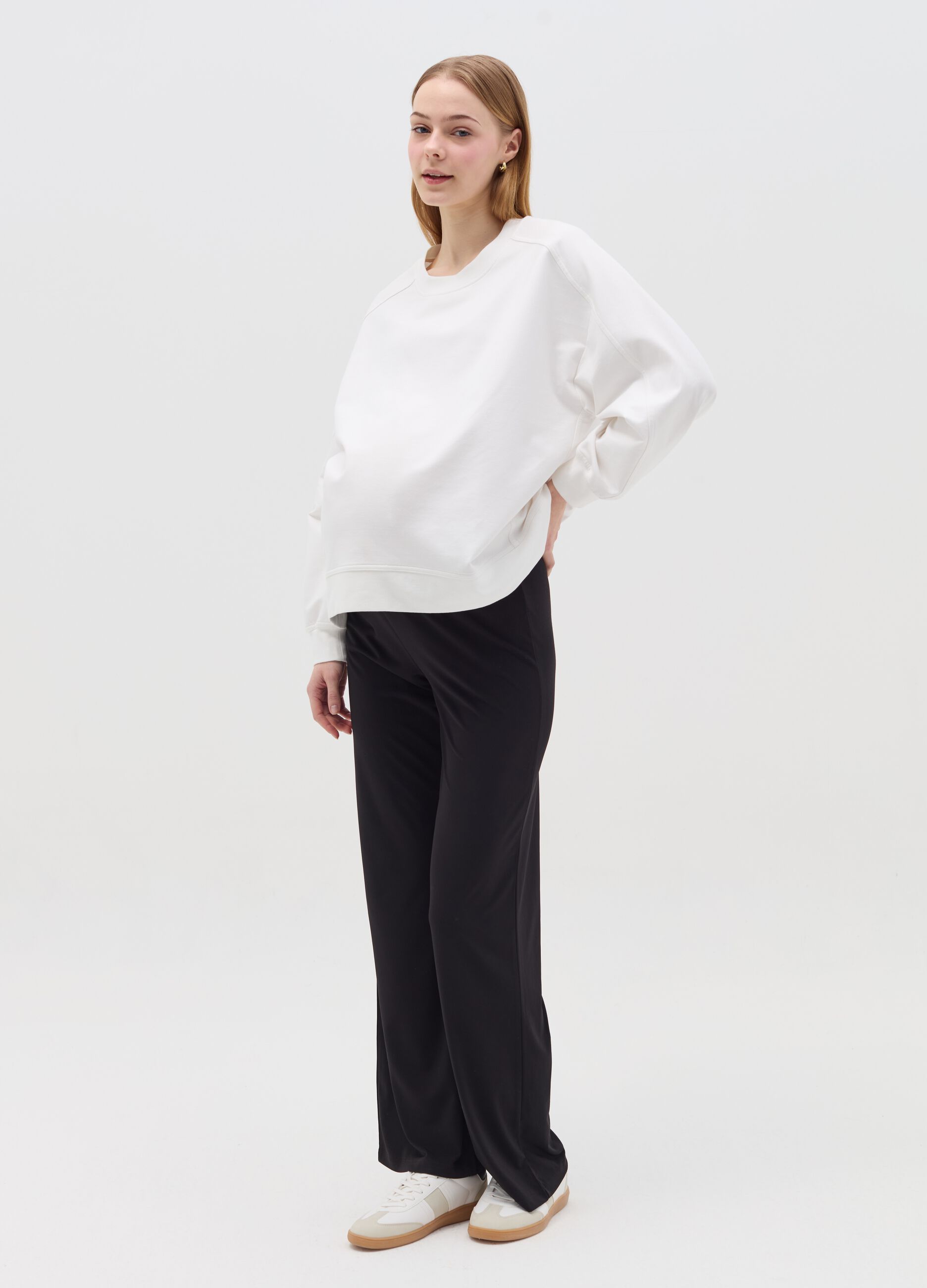 Solid colour maternity trousers