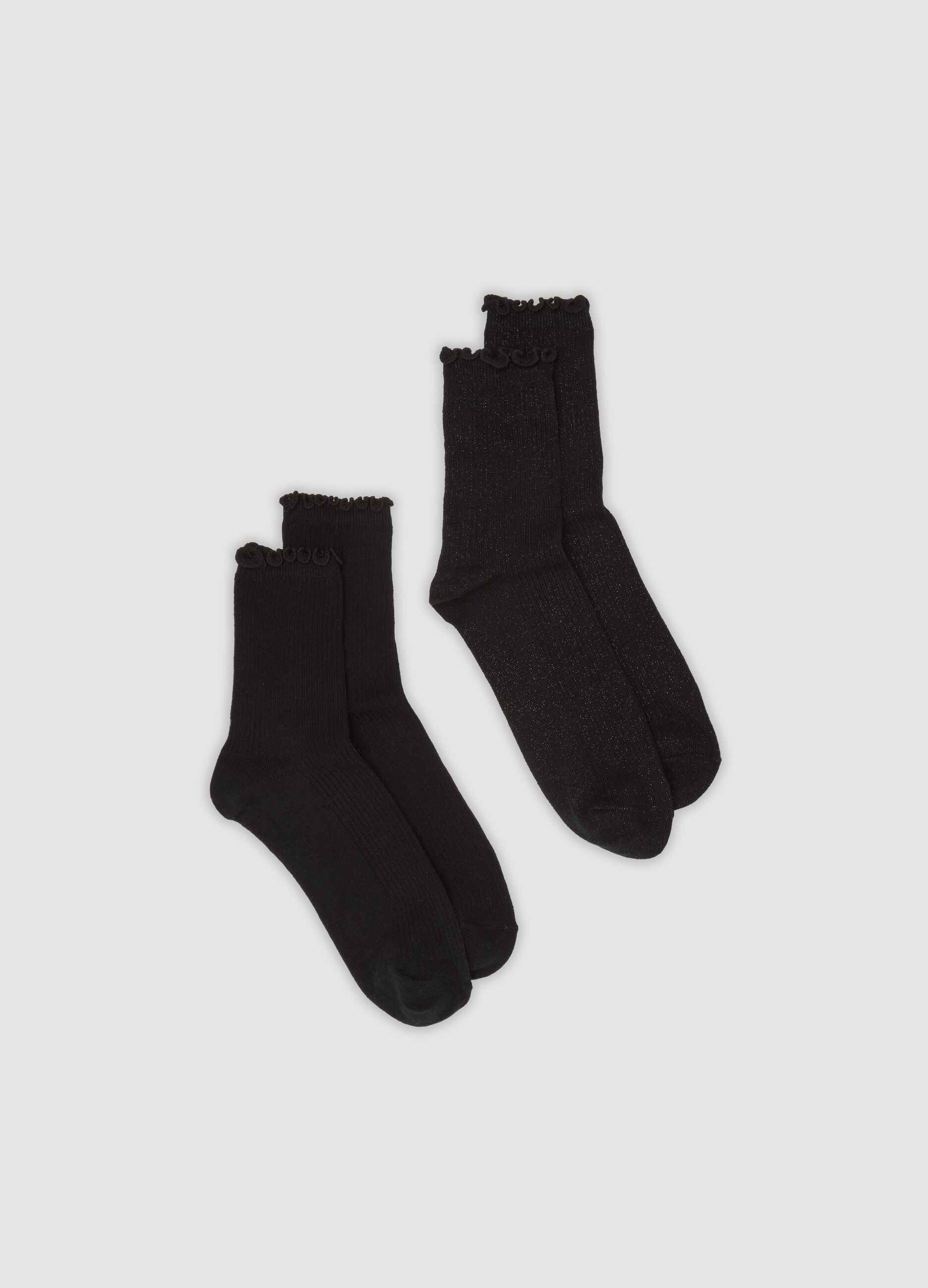 2-pack black organic stretch cotton socks with scalloped trim