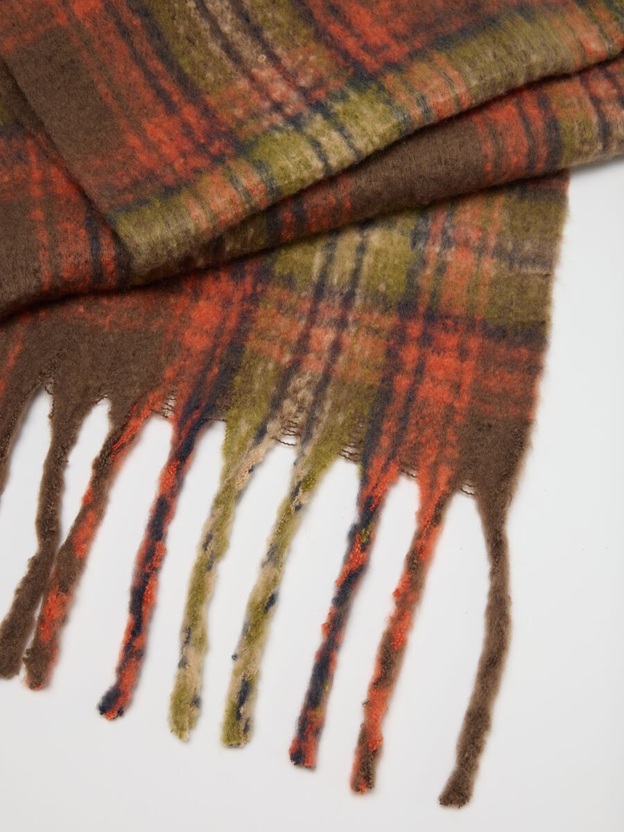 Multicoloured Checked Scarf with Fringes_3