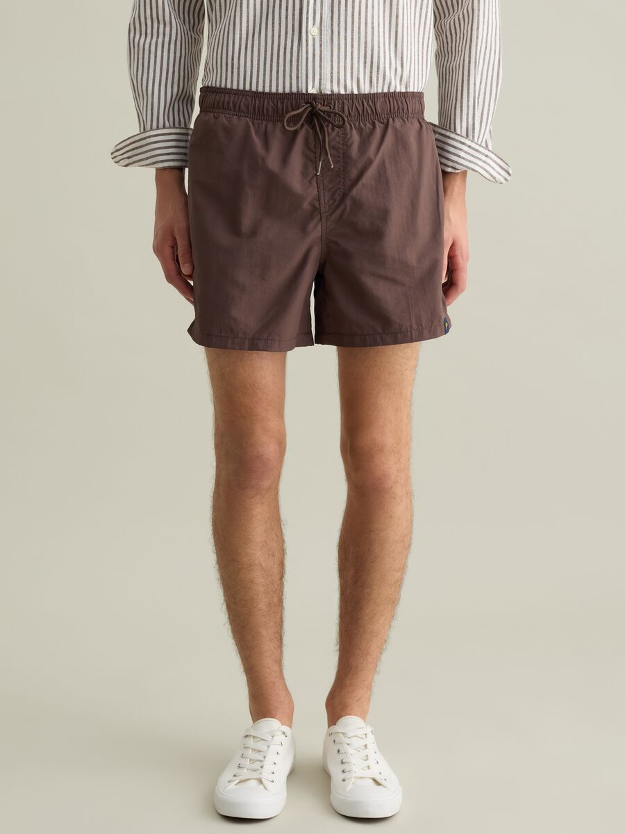Men’s regular-fit swim boxers in brown blend with elastic waist_1