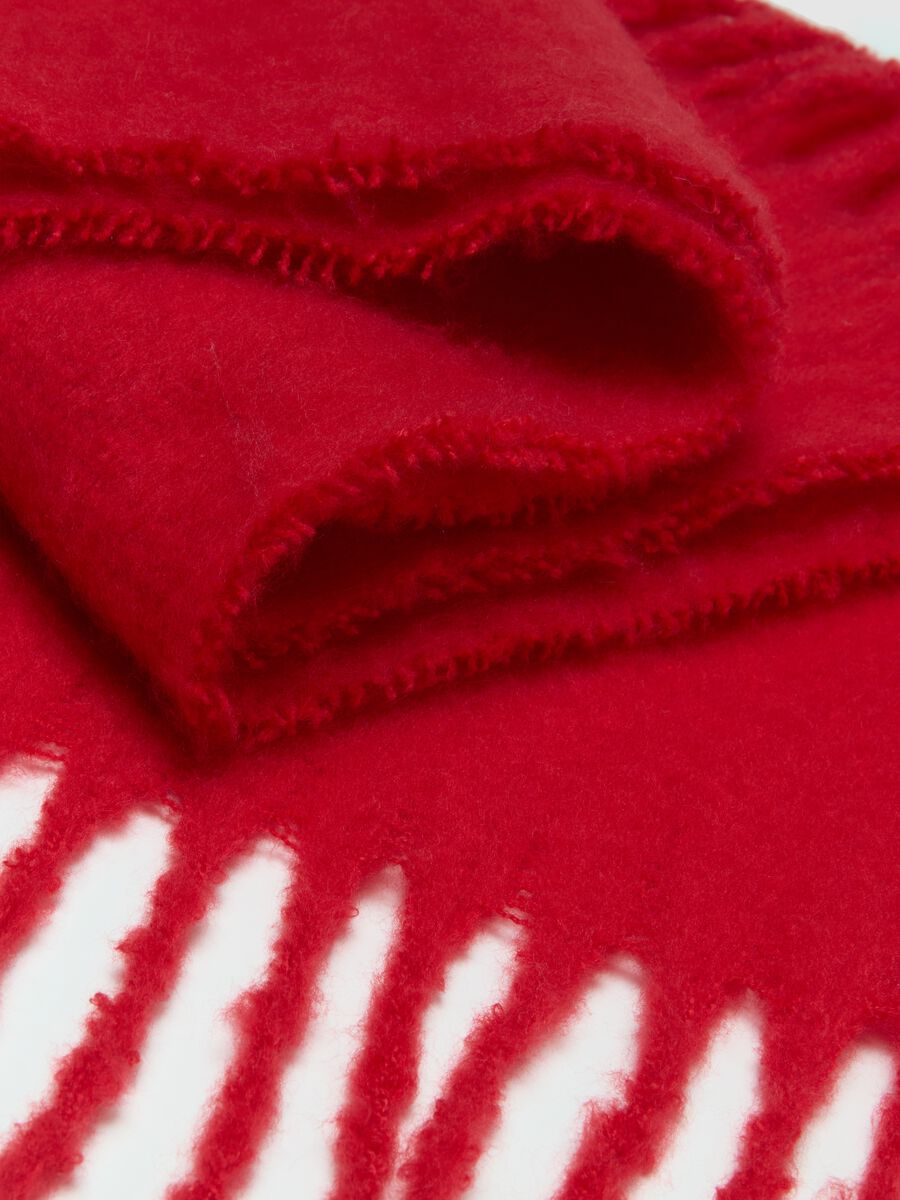 Red girl's scarf with fringes_2