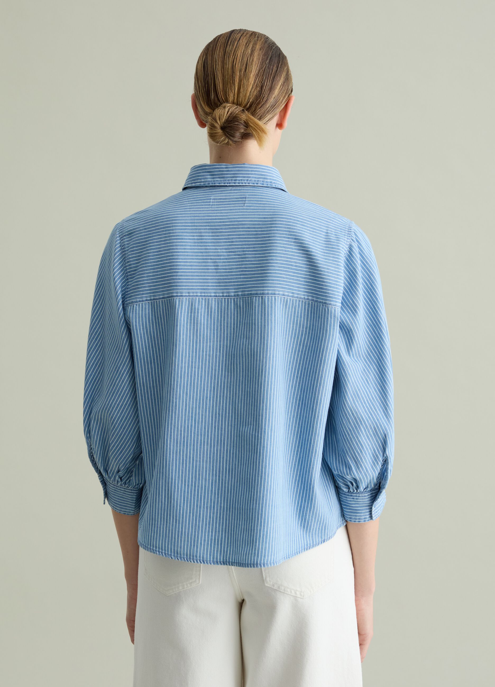 Striped fluid shirt with three-quarter sleeves