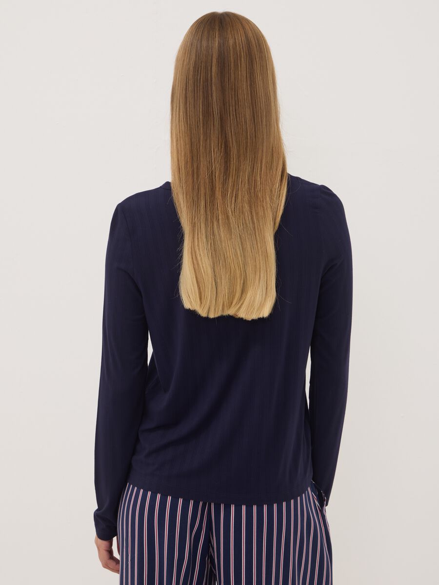 Maglia pigiama blu in viscosa elasticizzata a costine_3