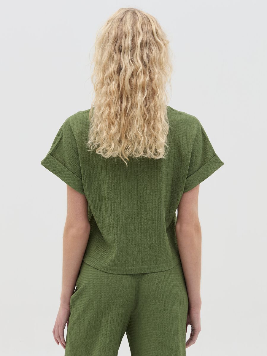 Green short-sleeved T-shirt with waffle weave_3