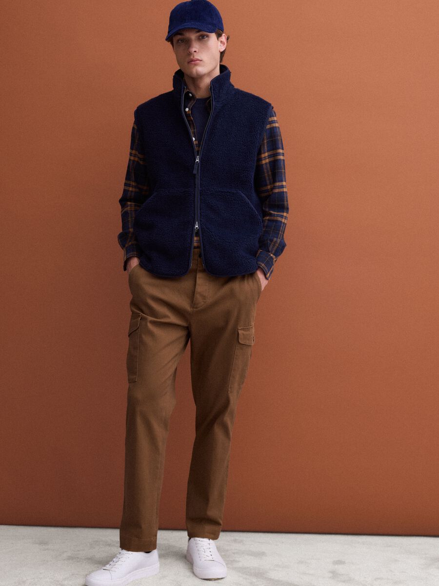Gilet blu con colletto regular fit_2