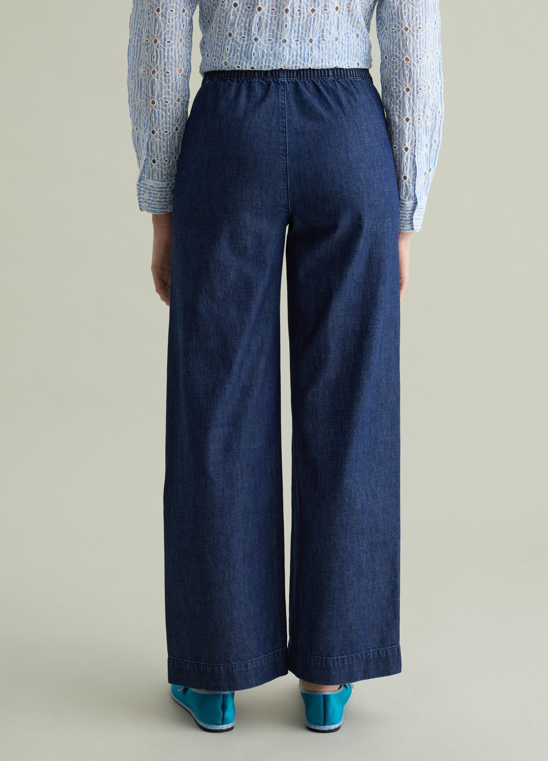 Wide-leg jeans