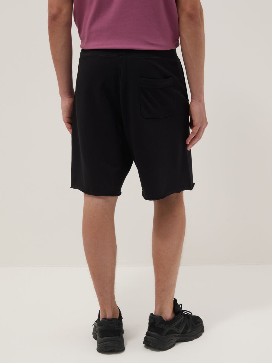 Pantaloni corti neri in misto cotone relaxed fit_2
