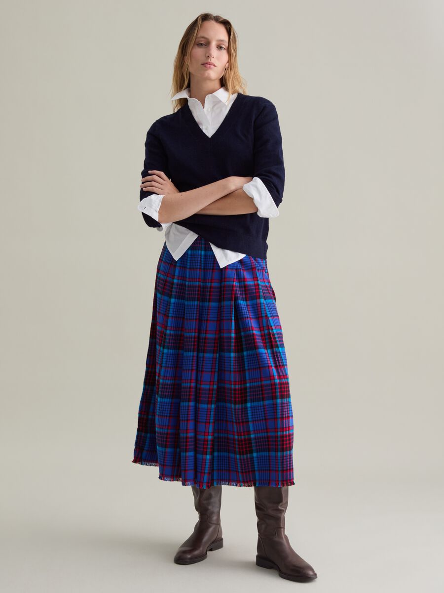V-neck pullover in wool_1
