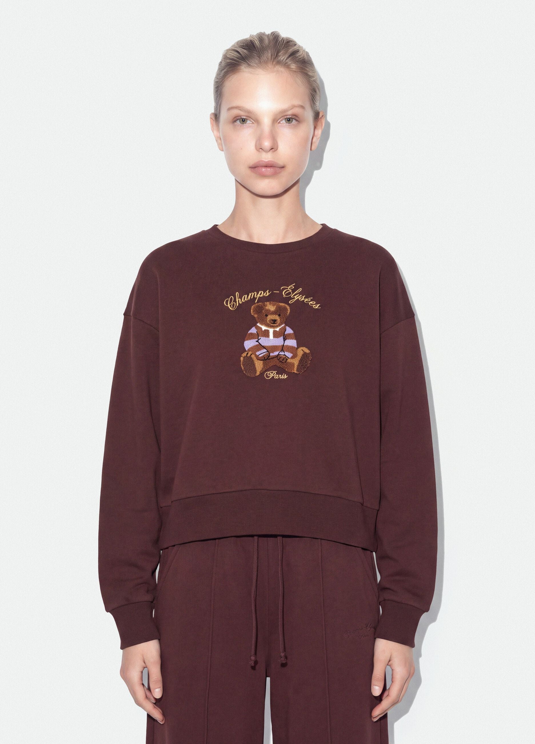 Felpa marrone in misto cotone con girocollo e stampa teddy