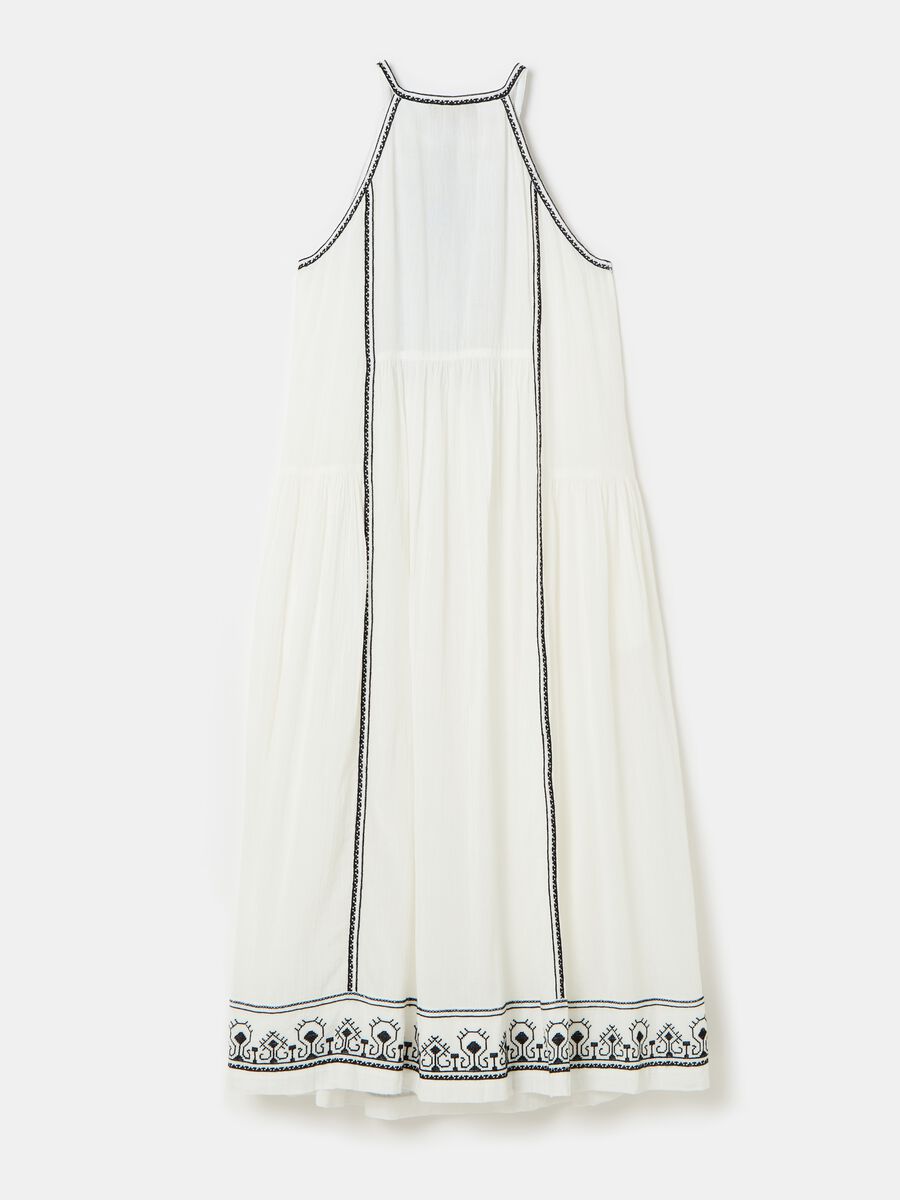 Dress with ethnic embroidery and tassels_4