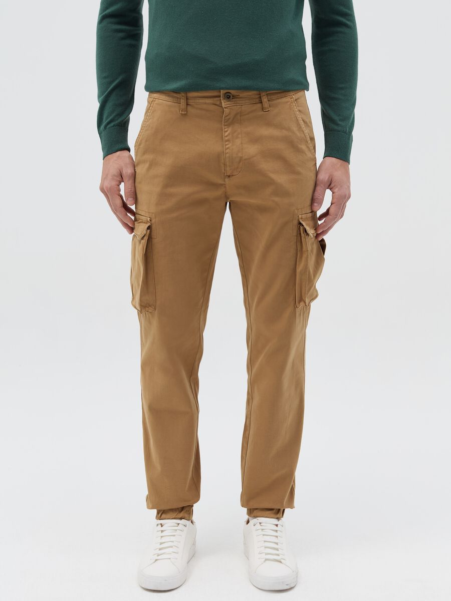 Stretch cotton cargo trousers_1