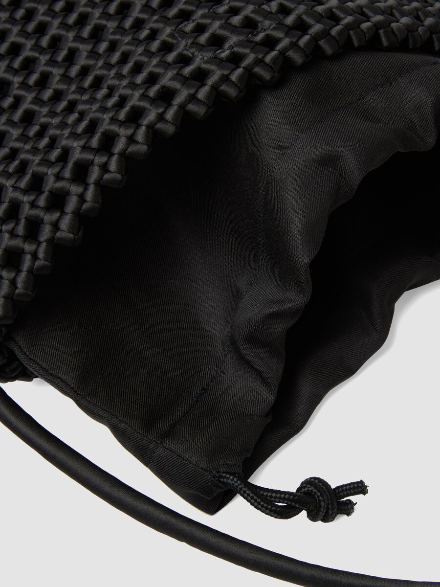 Black woven bag with adjustable shoulder strap_3
