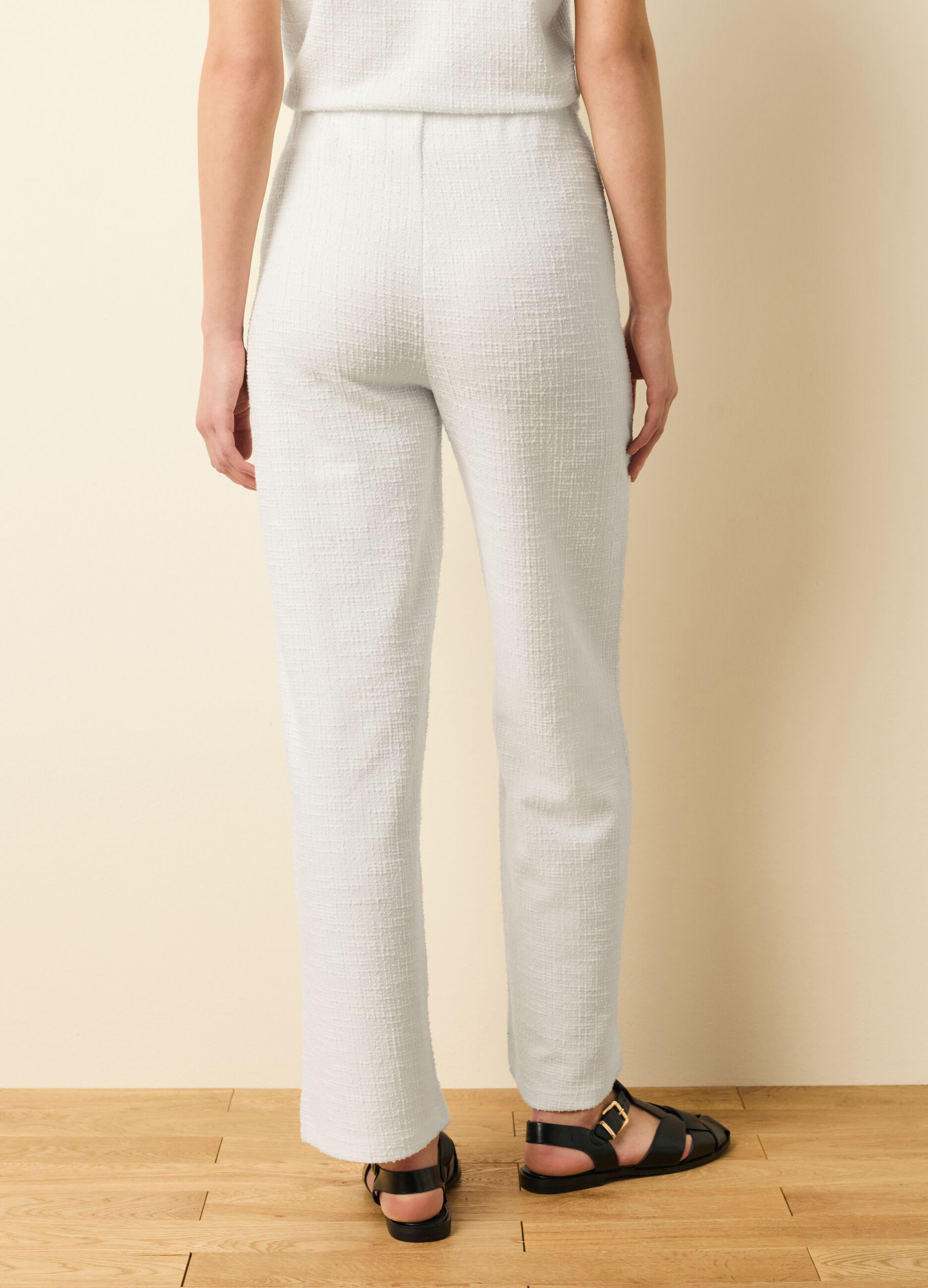 Wide-leg trousers with woven design