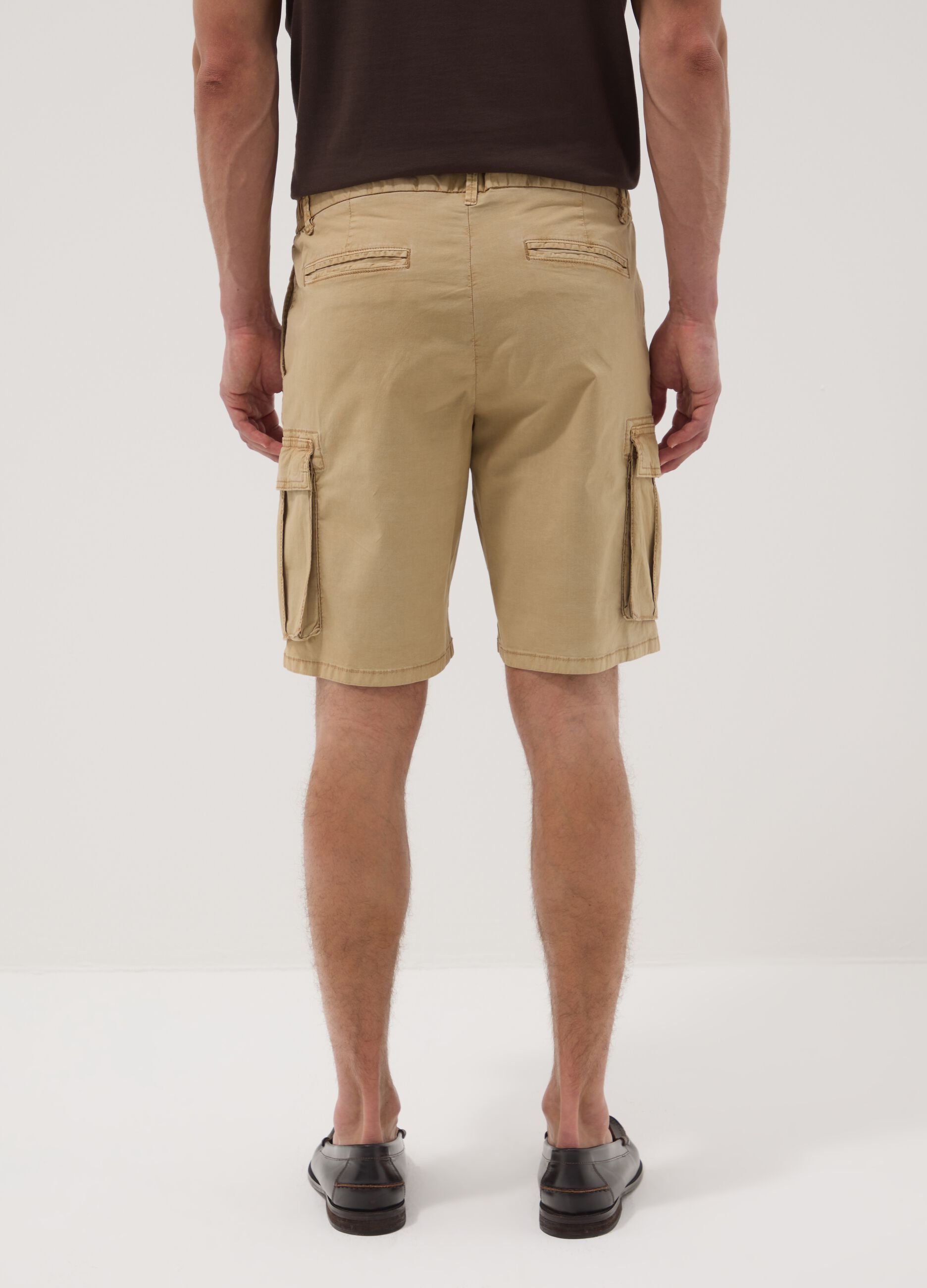 Beige stretch cotton cargo bermuda shorts
