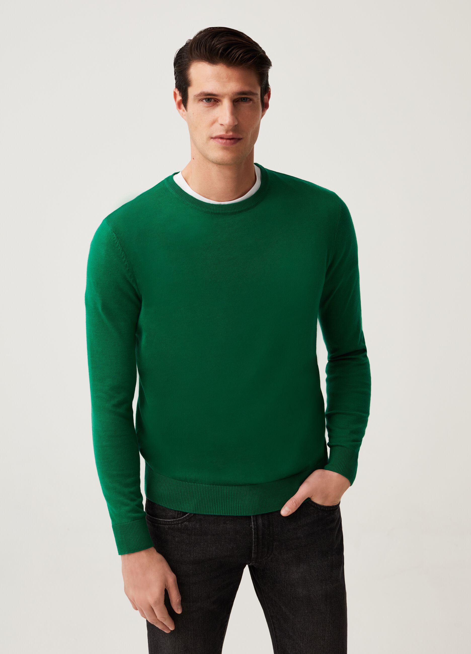 Round-neck pullover