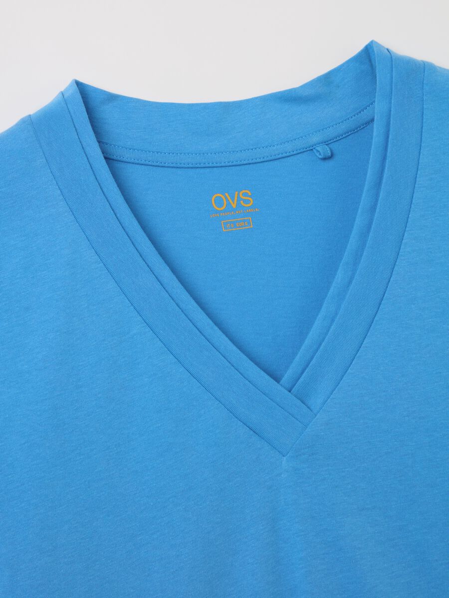 Light blue T-shirt with V neck_5