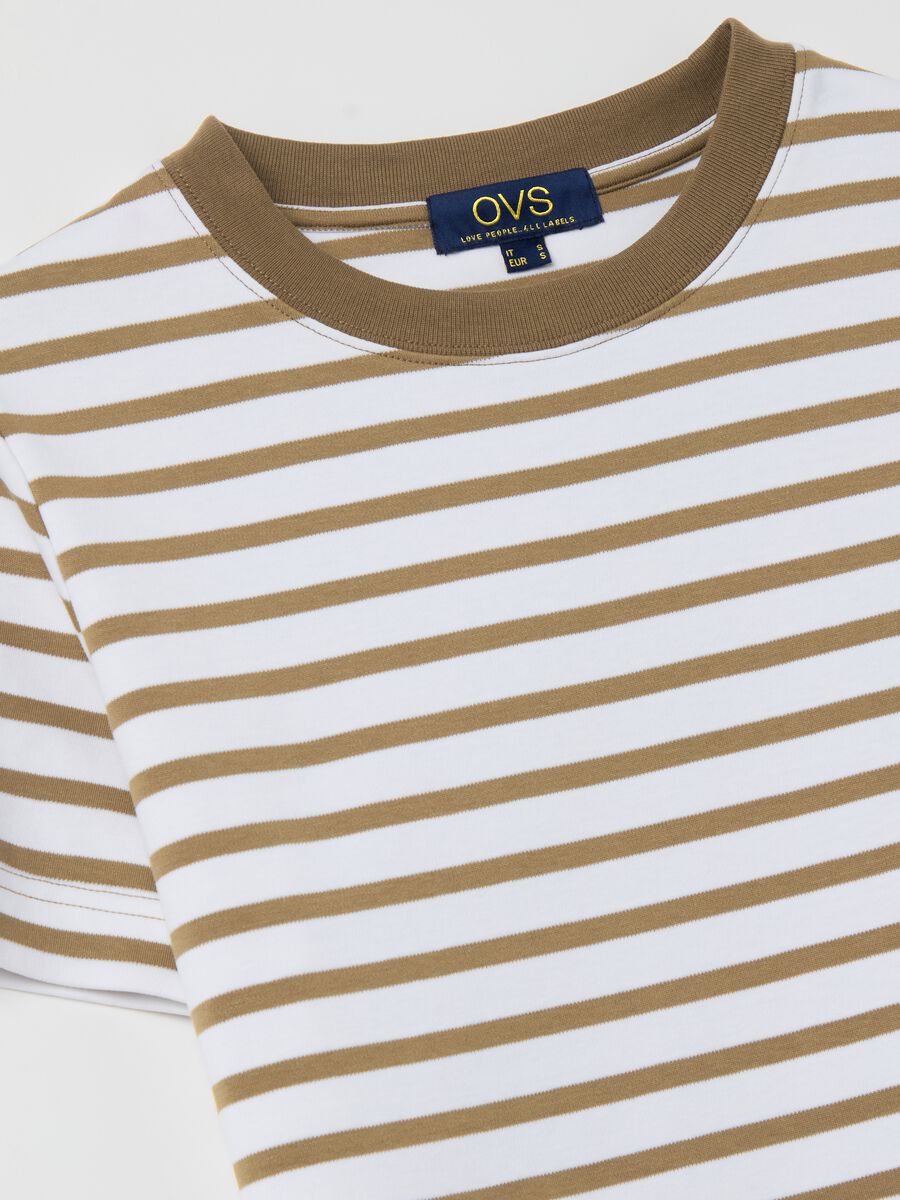 T-shirt with horizontal stripes_5