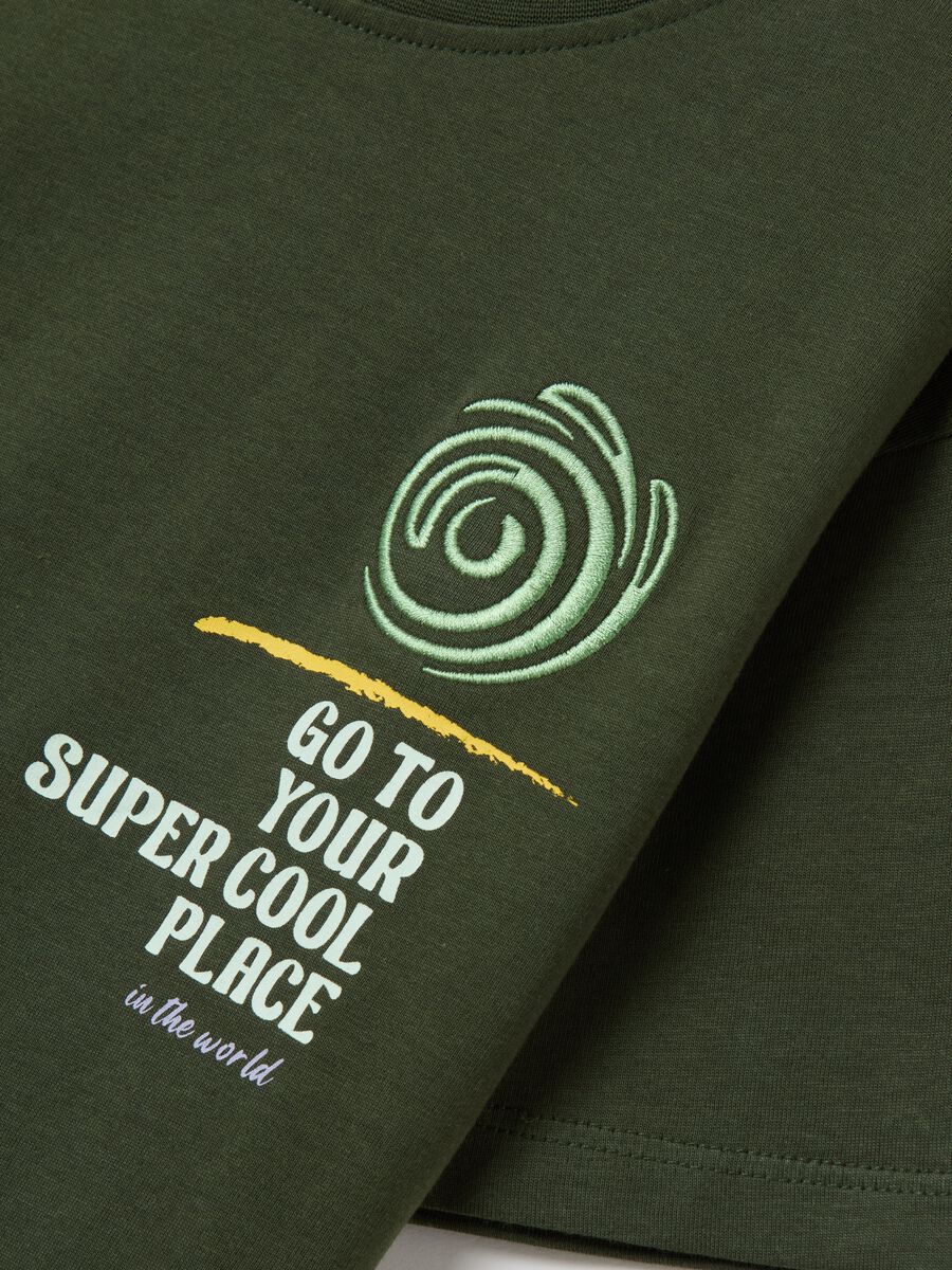 Cotton T-shirt with "Go to your super cool place" print_2