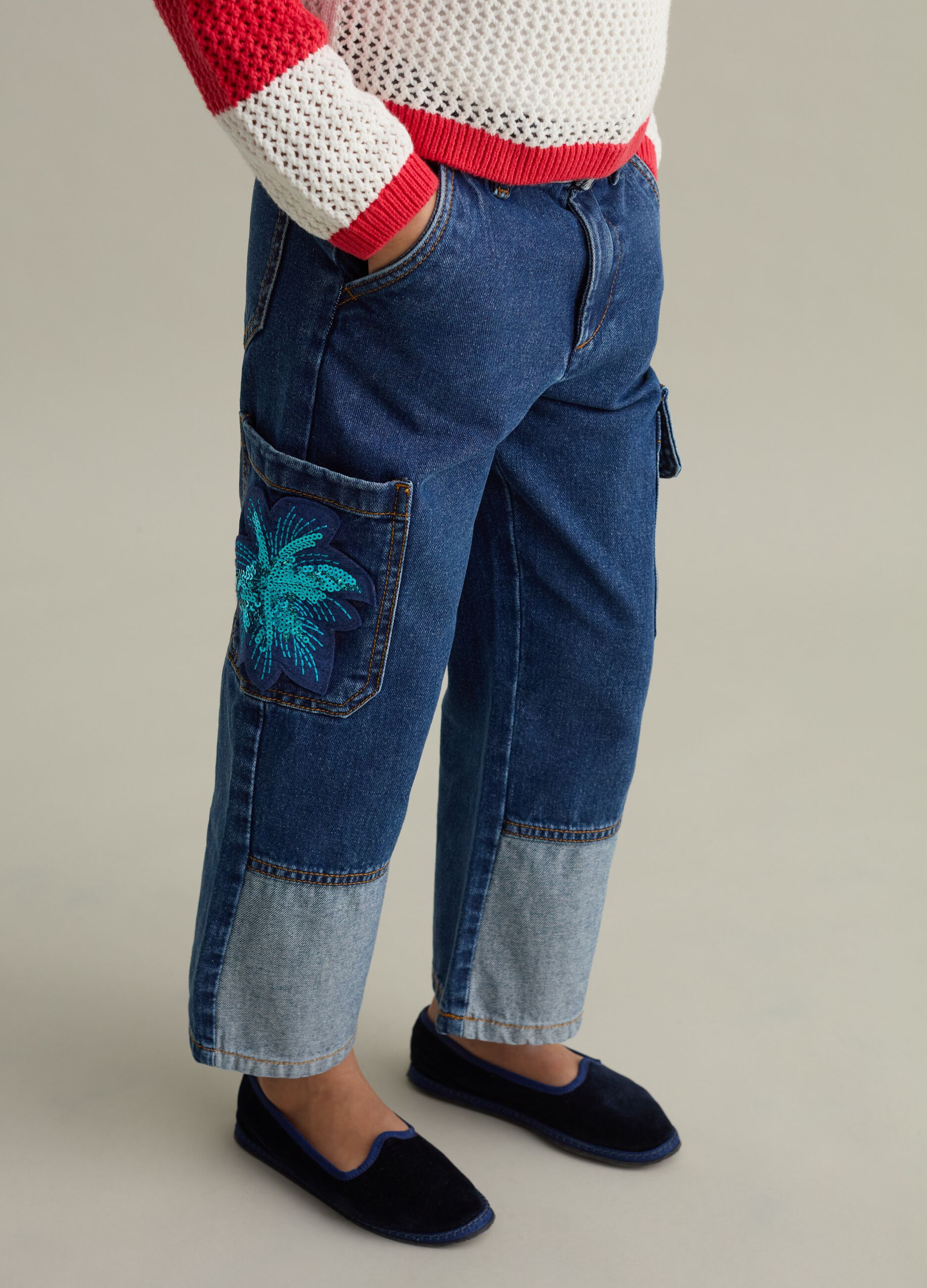 Cargo jeans with sequin flower