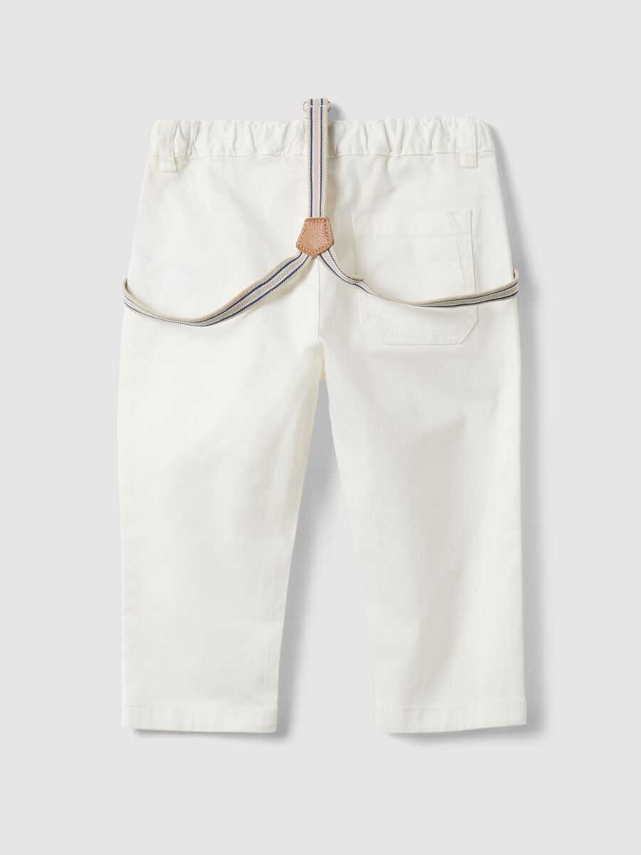 White stretch cotton regular fit trousers for boys_1
