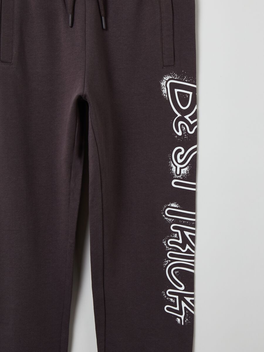 Joggers in felpa con coulisse e stampa _2
