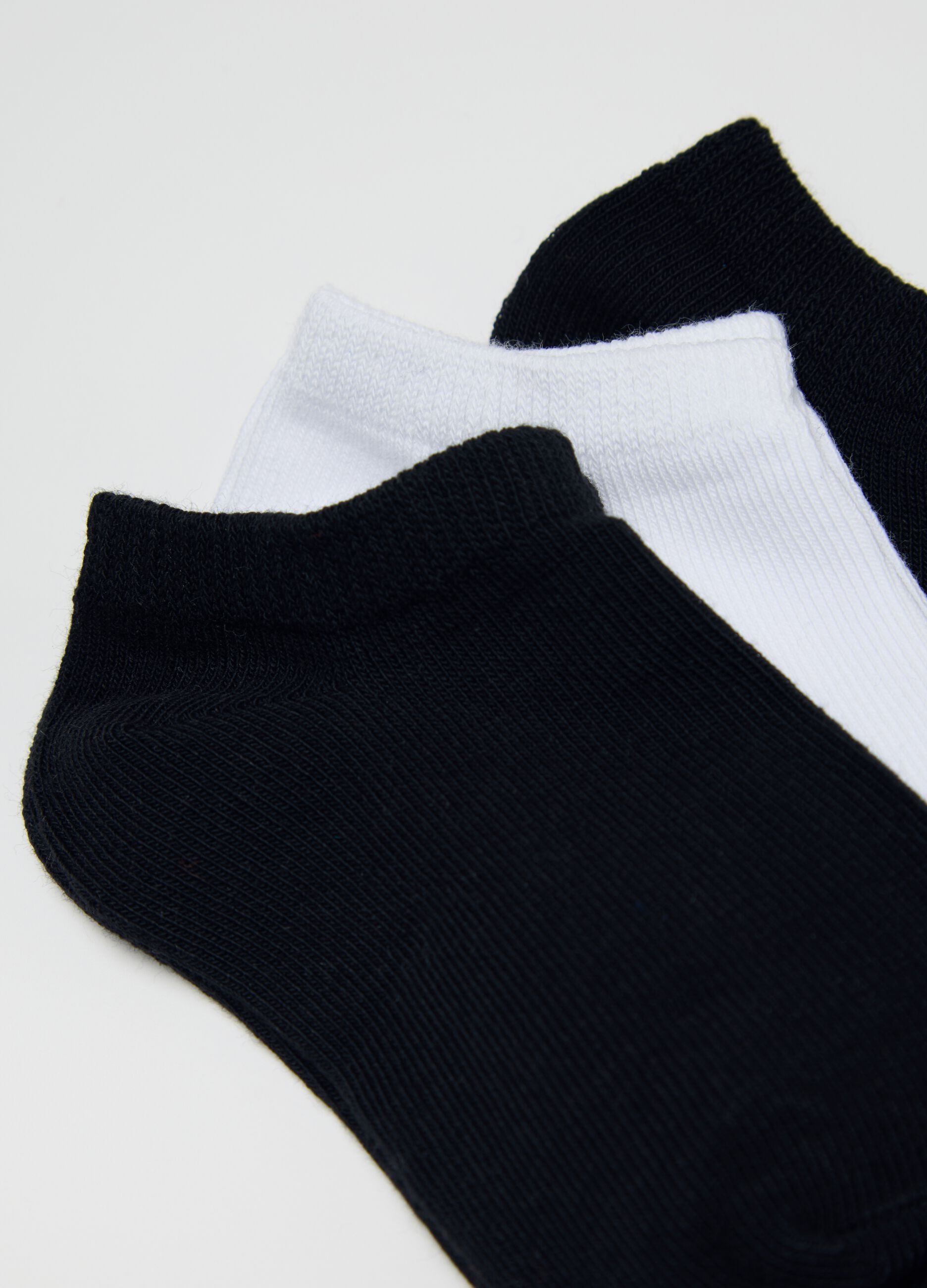 Five-pair pack grey and black stretch shoe liners