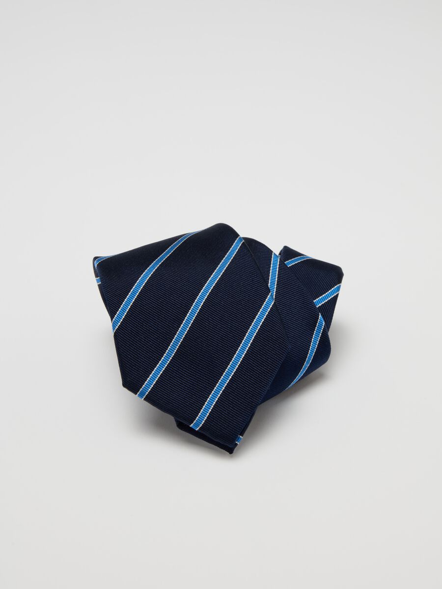 Silk tie with slanted stripes_2