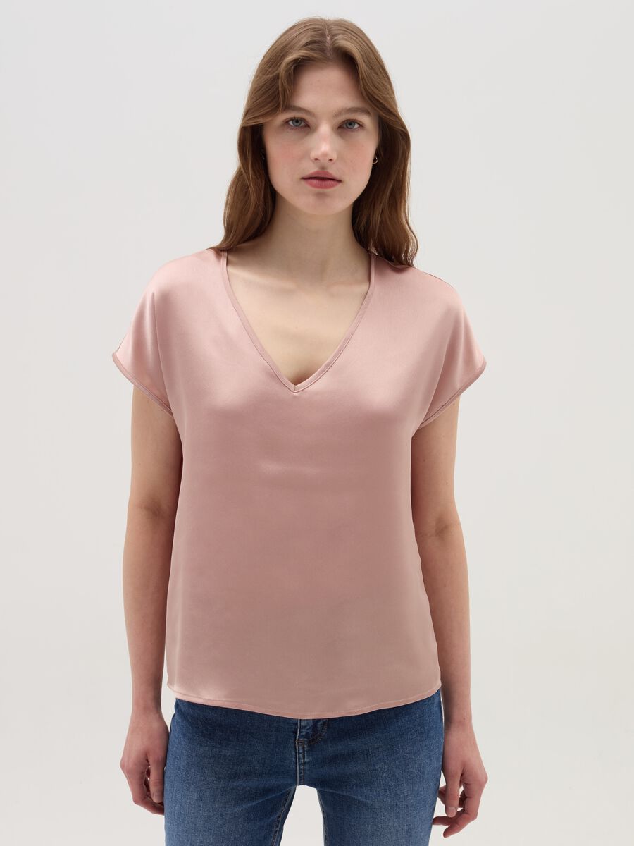 Blusa in satin con scollo a V_0