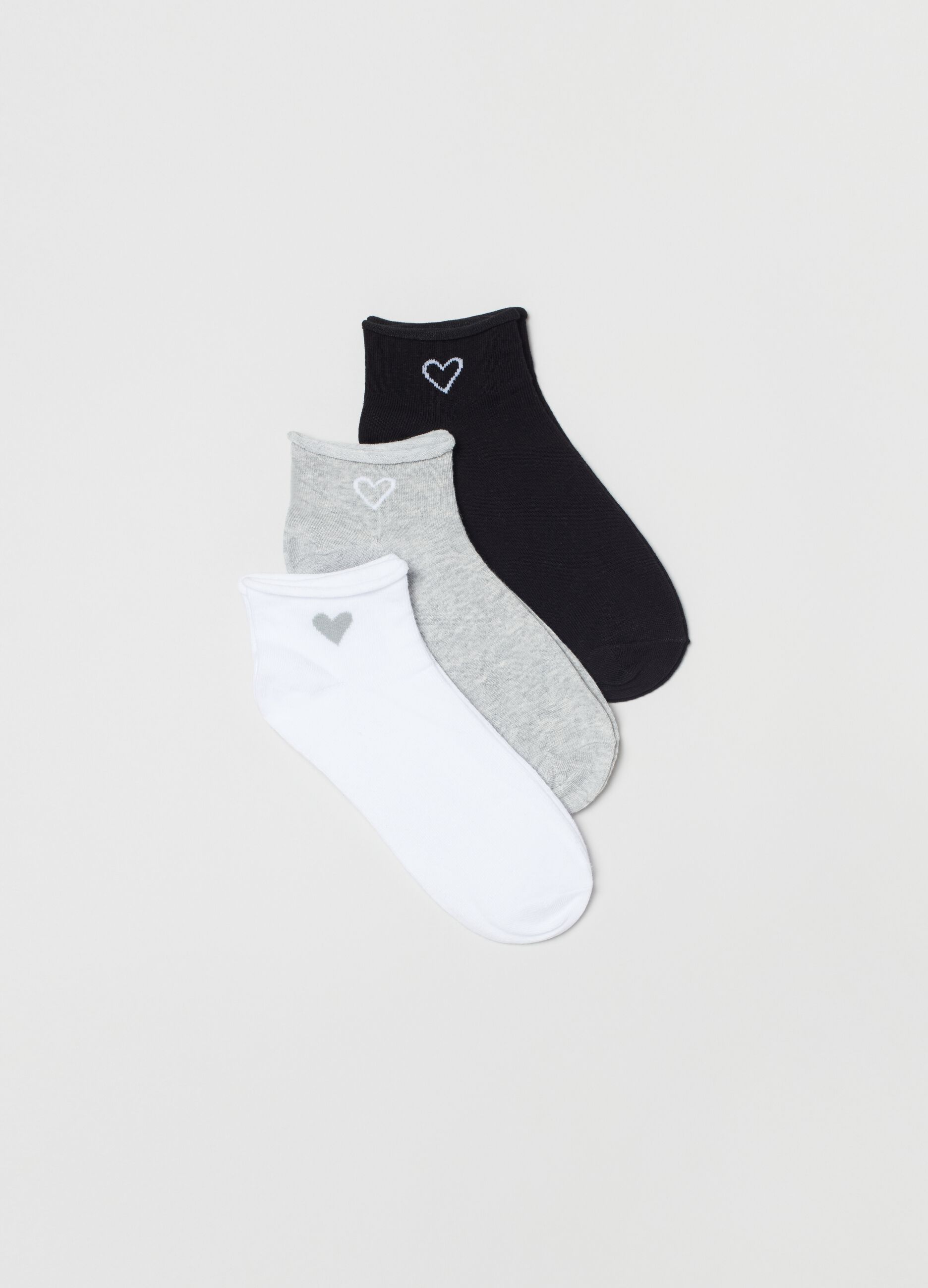 Three-pair pack shoe liners with heart design