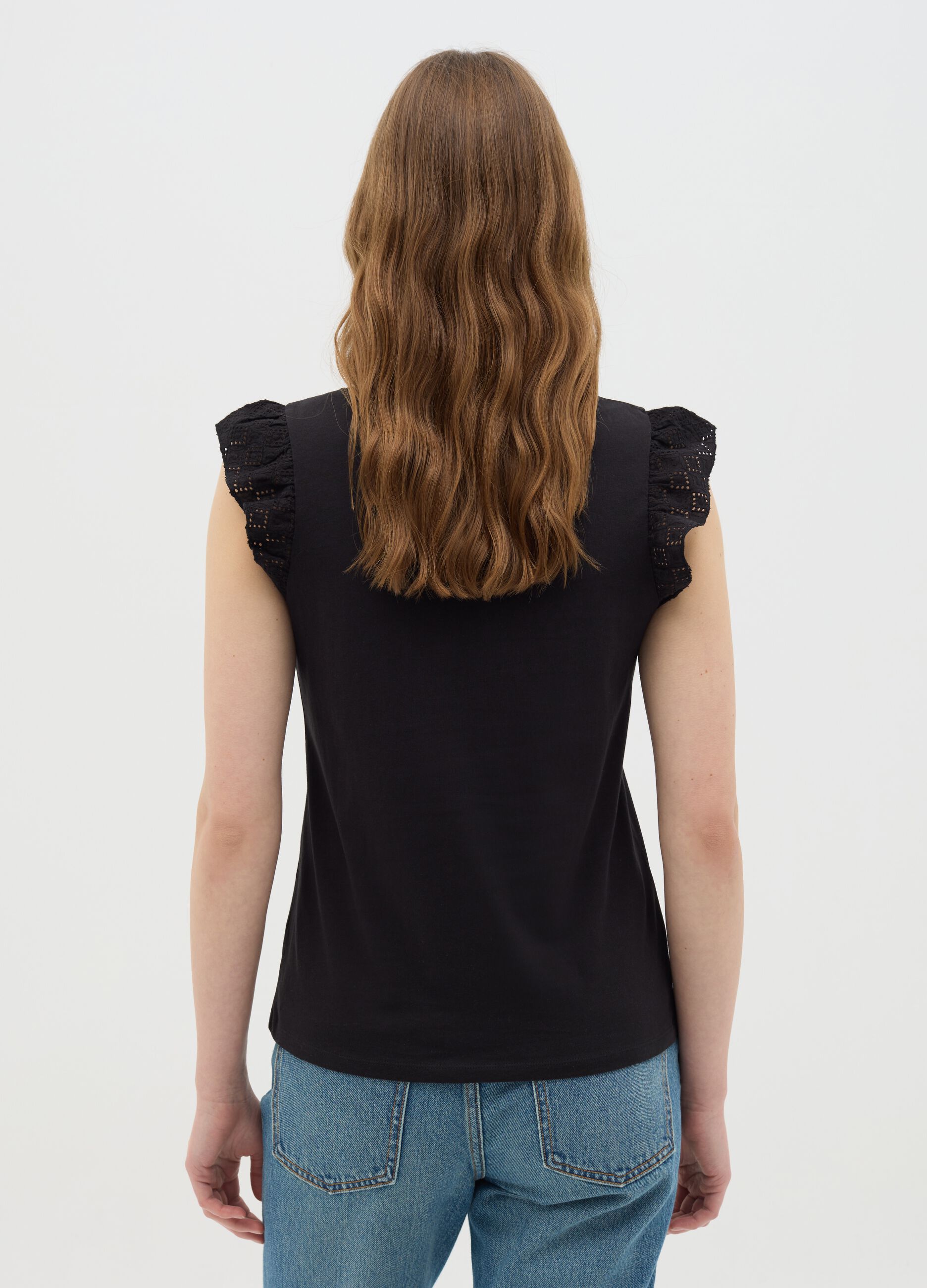 Black tank top with contrasting ruffles in cotton