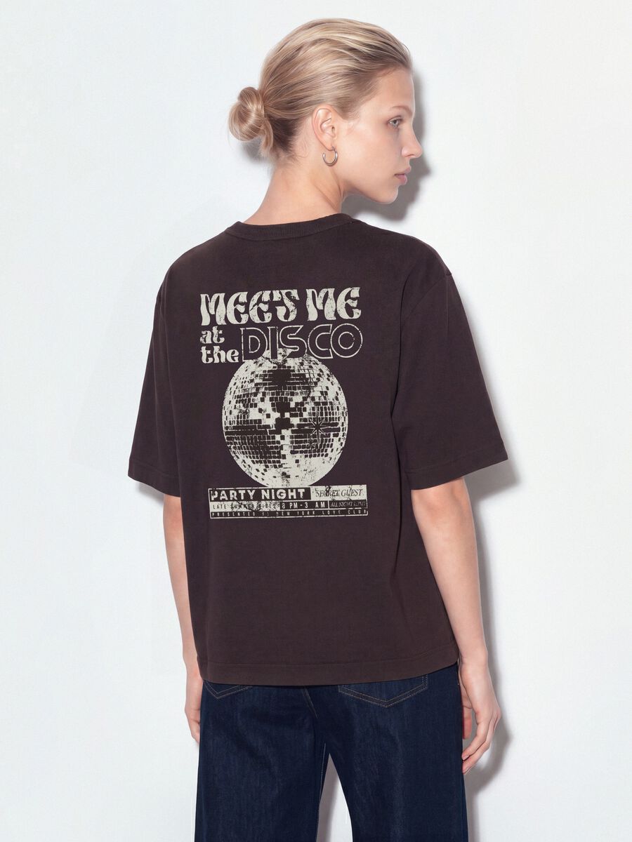 T-shirt grigia in puro cotone over fit con scritta sul petto_2