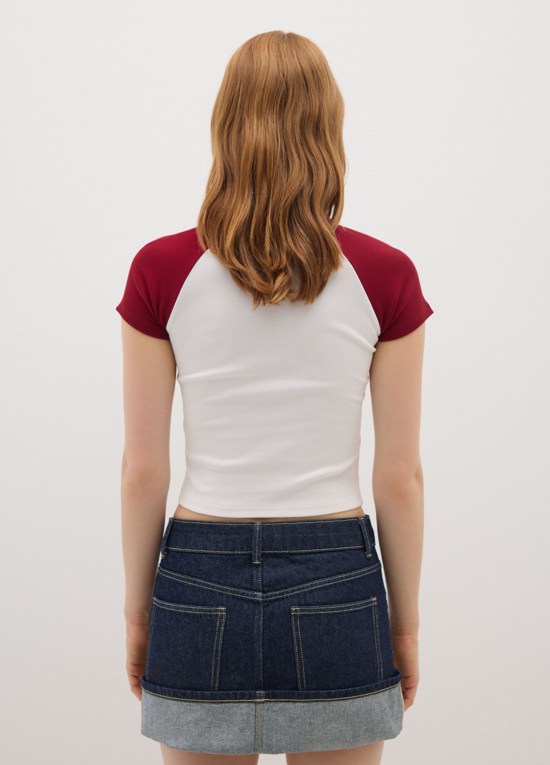 T-shirt in cotone elasticizzato multicolor fitted