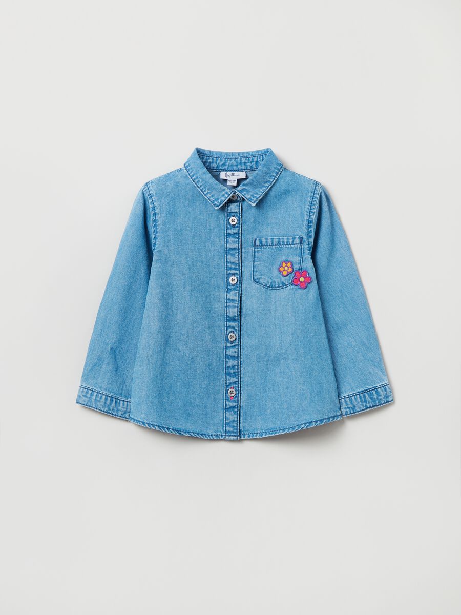 Camicia in denim con patch fiori_0