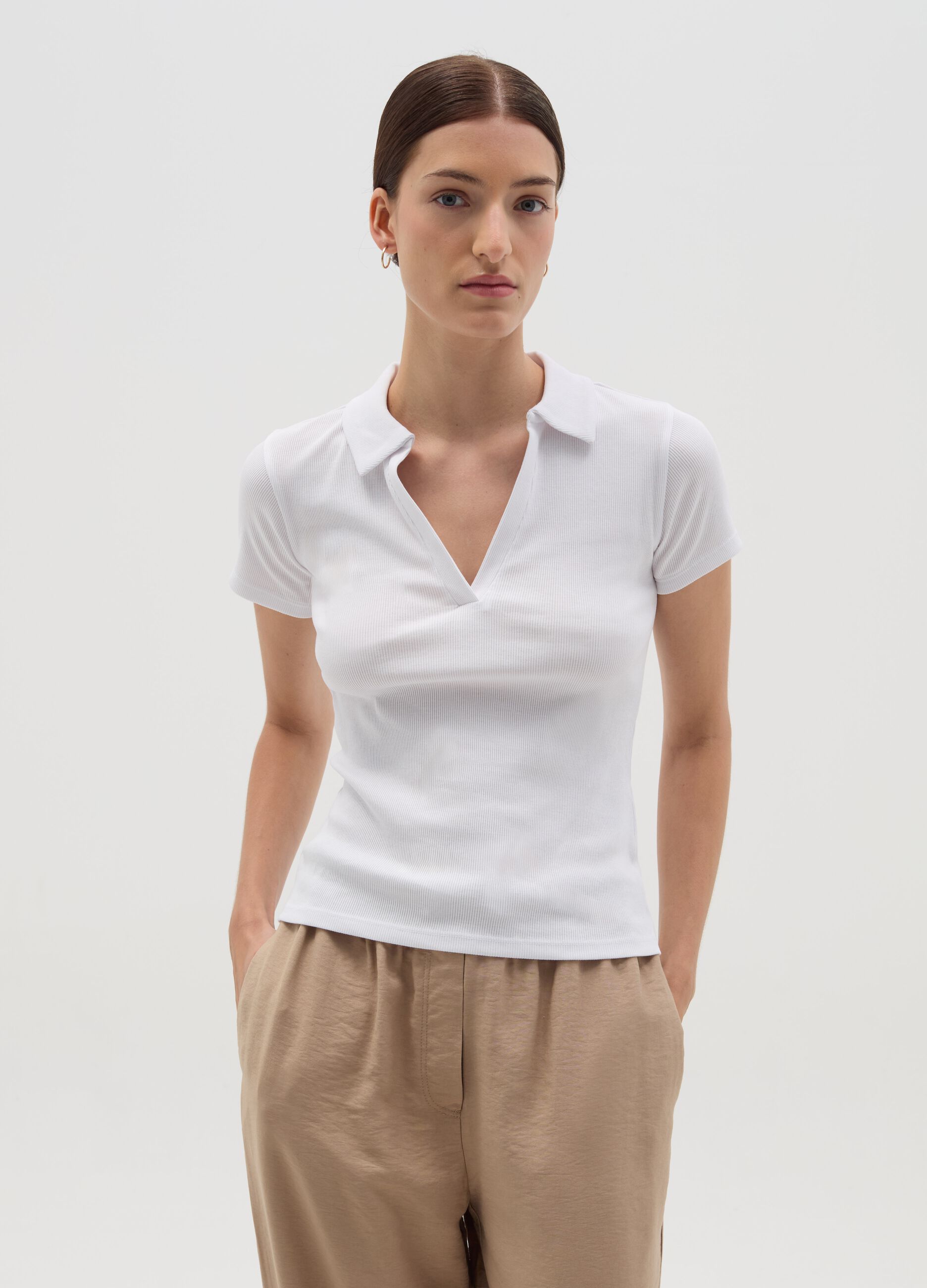 T-shirt with polo neck