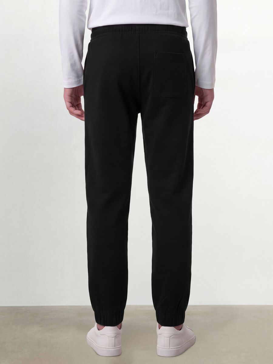Black joggers in 100% organic cotton with drawstring for boys_3