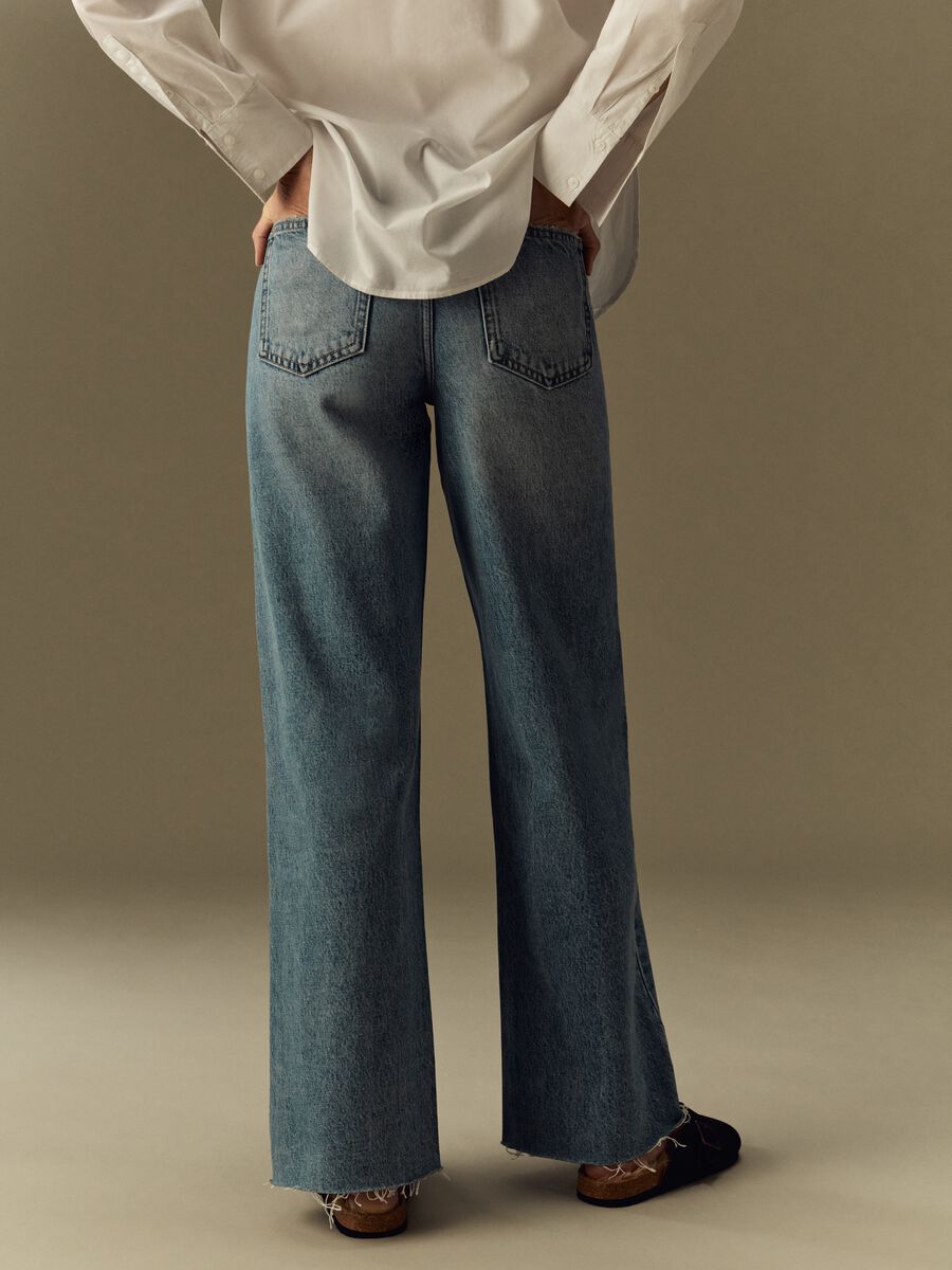Jeans straight fit con orlo a vivo_2