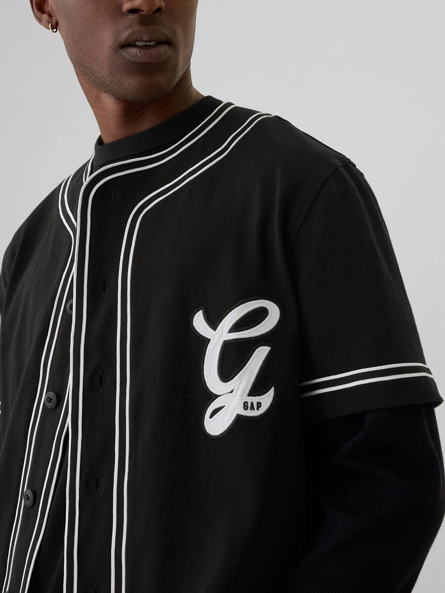 Baseball shirt with striped edging_3