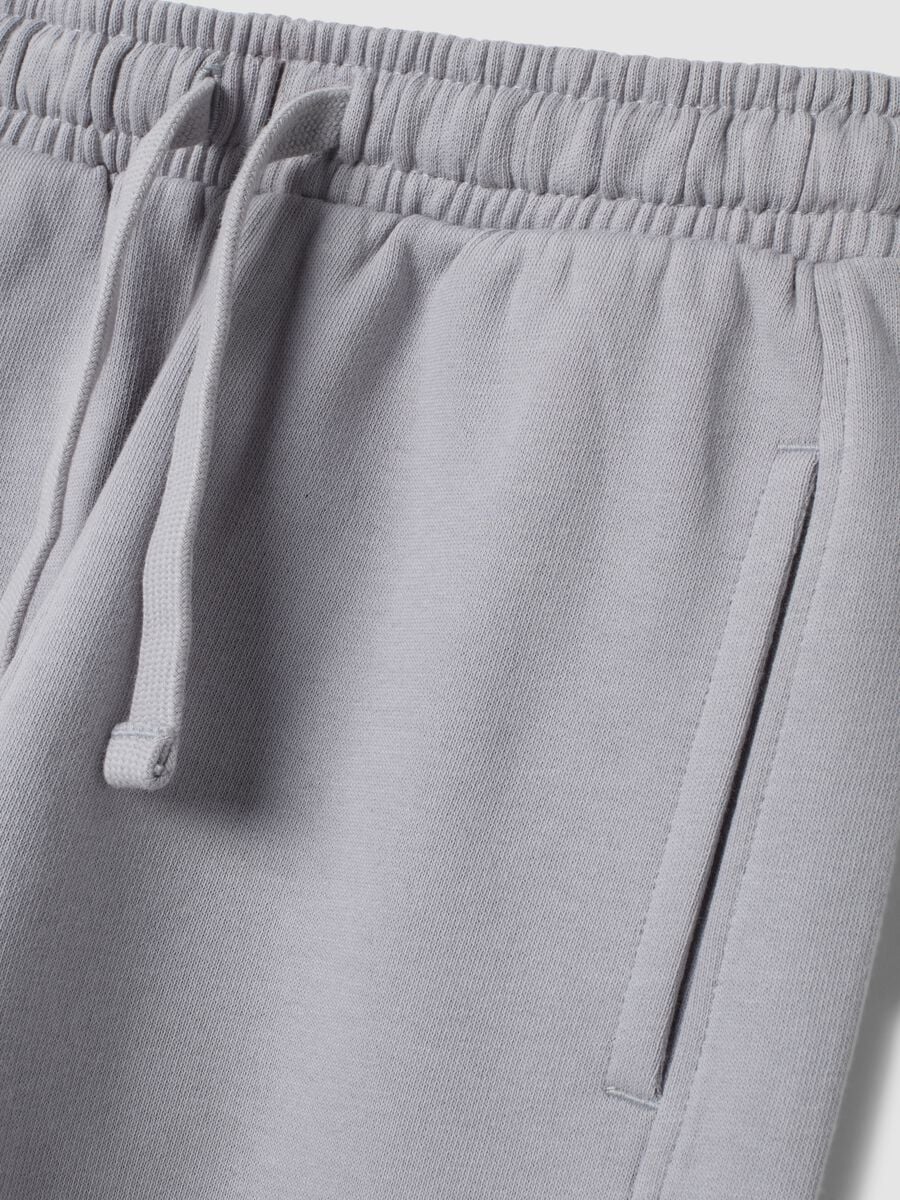Grey organic cotton jogger trousers with print_3