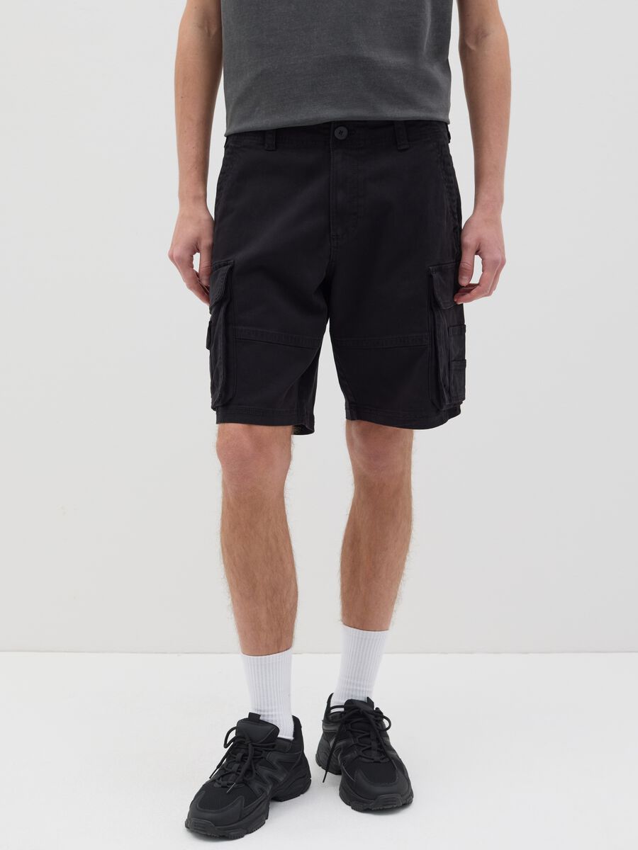 Black Bermuda shorts in stretch cotton_1