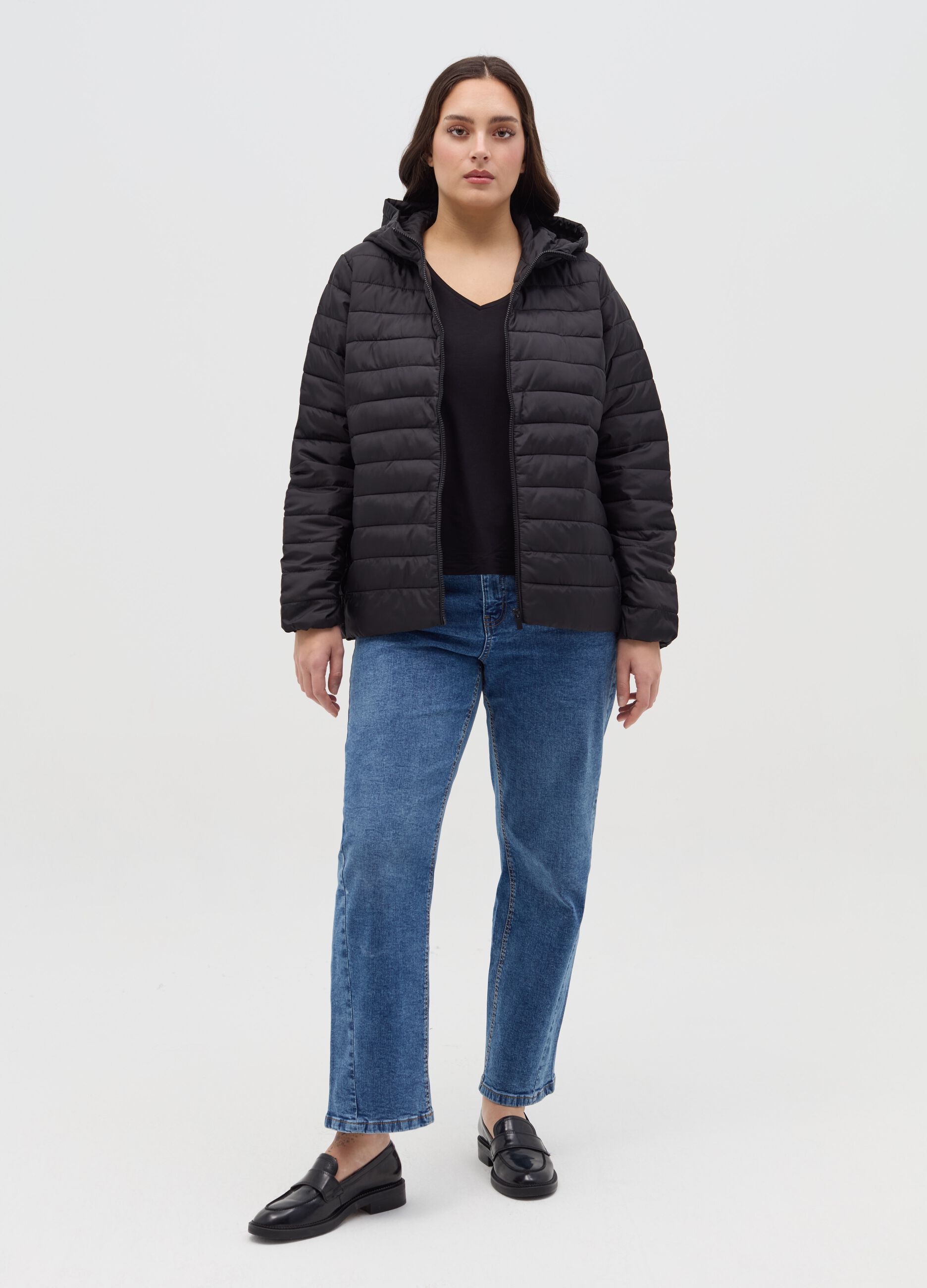 Curvy ultralight short puffer jacket with hood