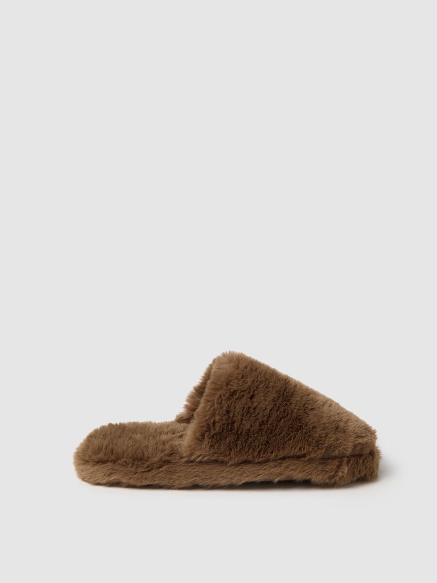 Brown Slippers_0