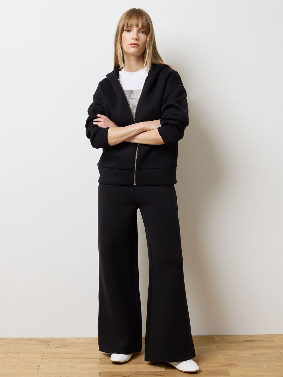 Felpa nera con cappuccio e zip _2