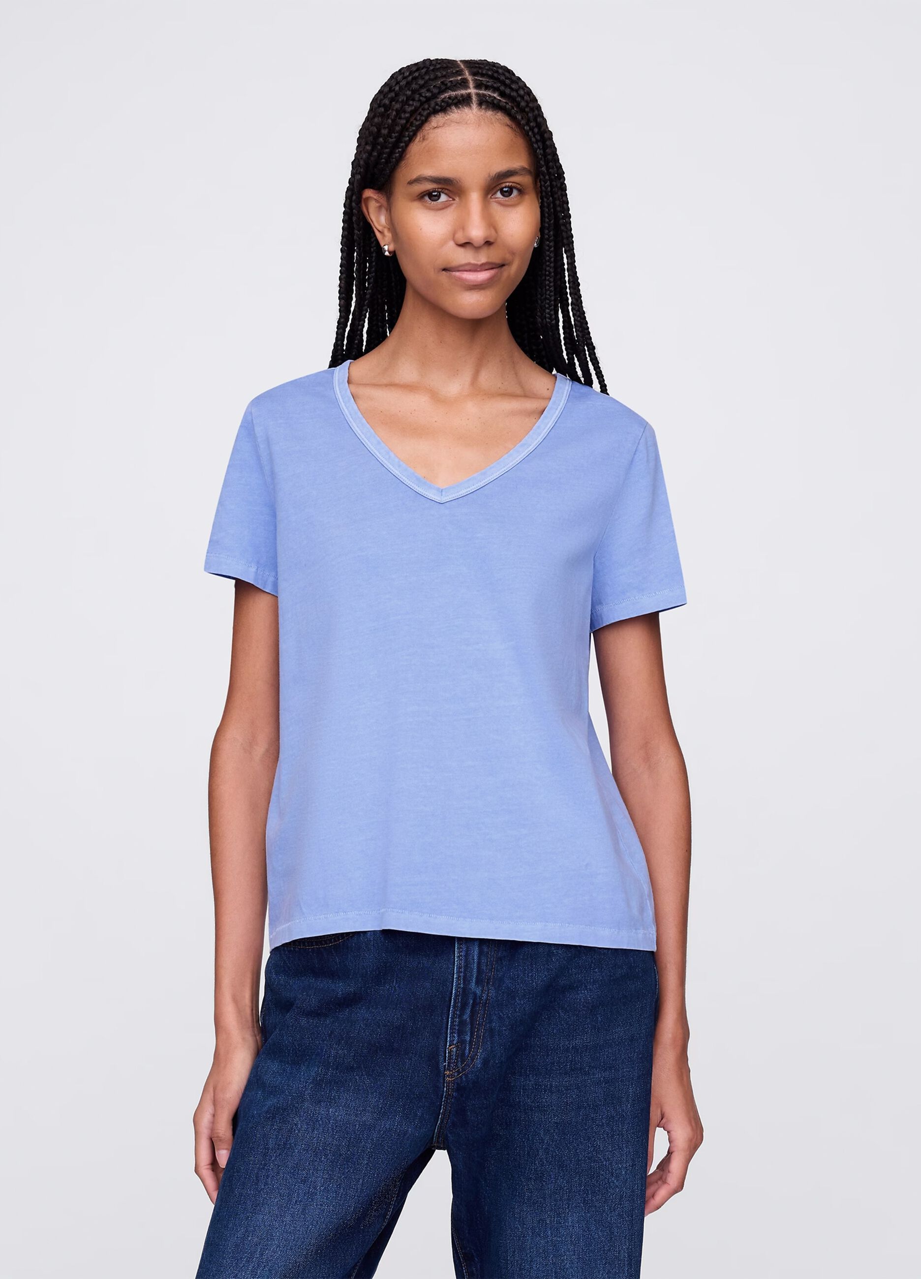 Light blue T-shirt with short sleeves
