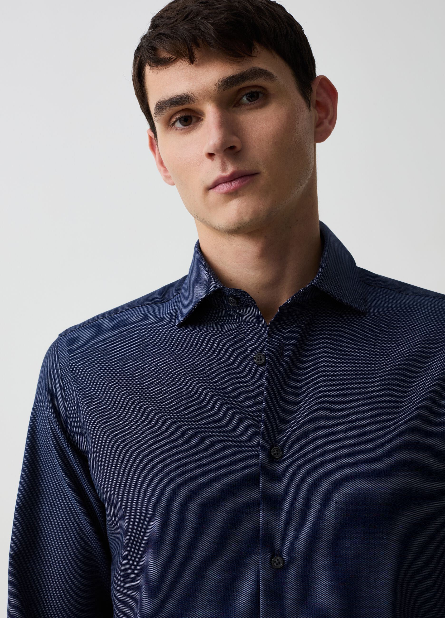 Camicia slim fit no stiro con micro trama