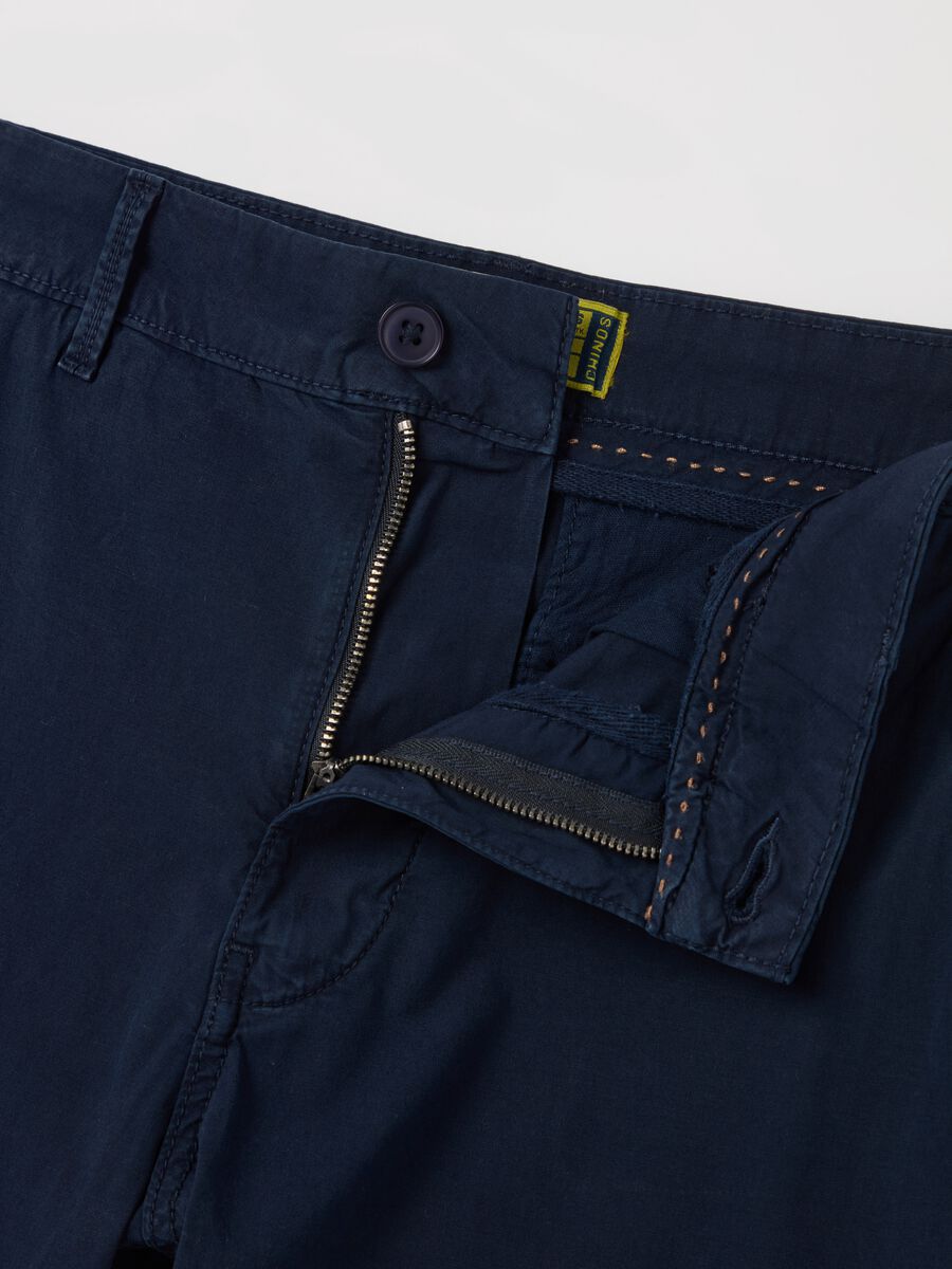 Chino trousers in poplin_5