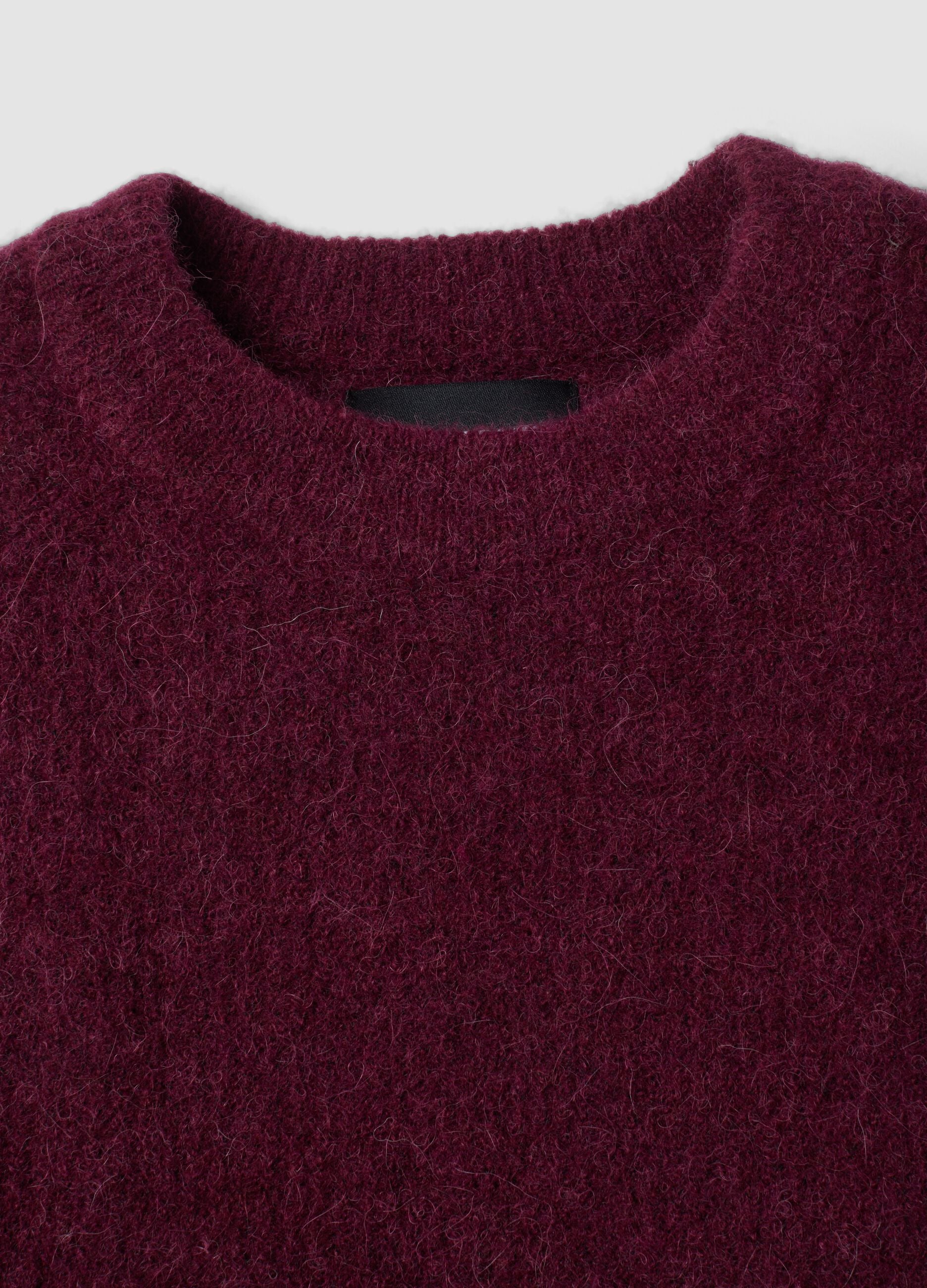 Maglia viola in alpaca e lana elasticizzato girocollo