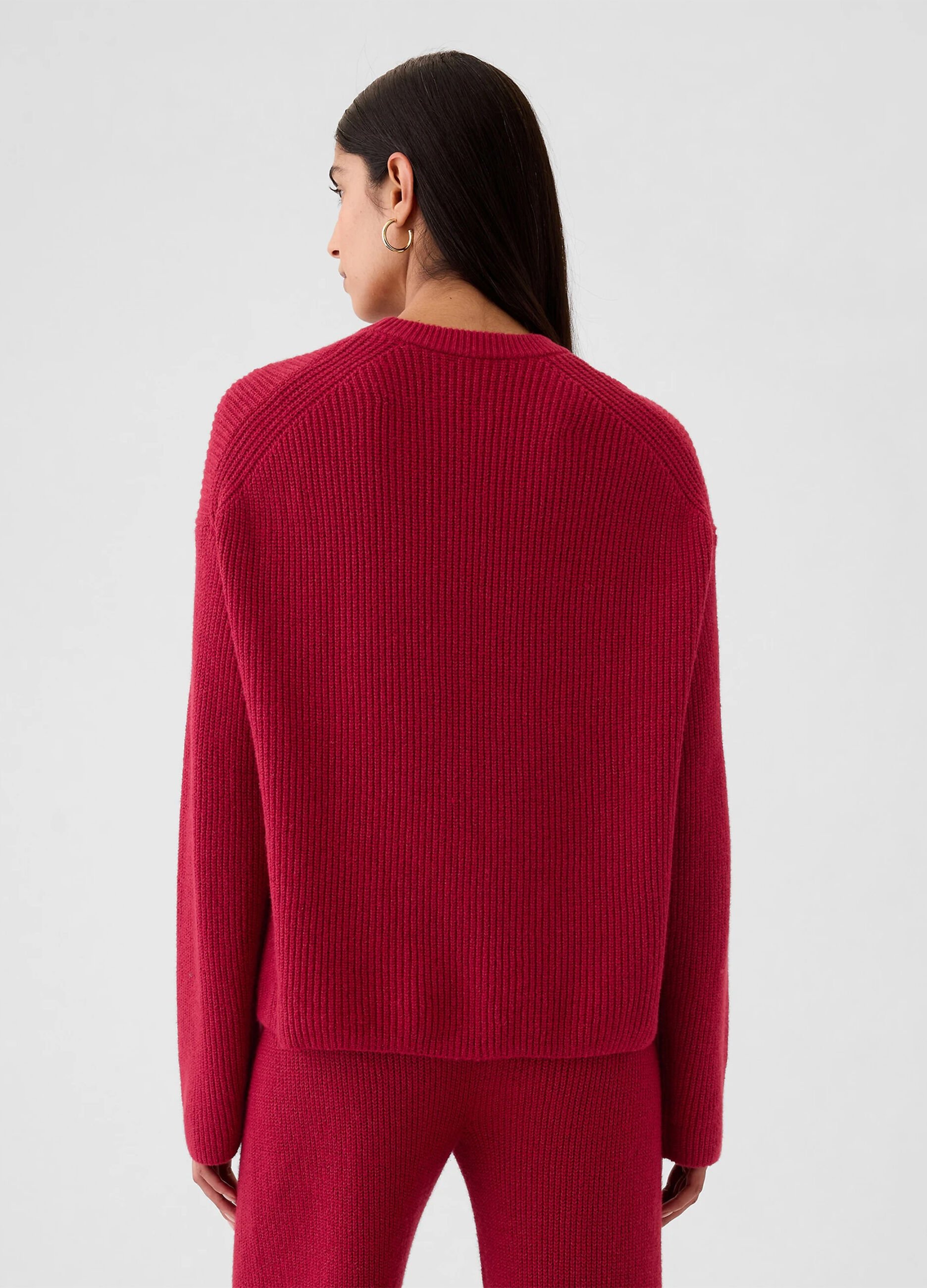 Pullover with ribbed design