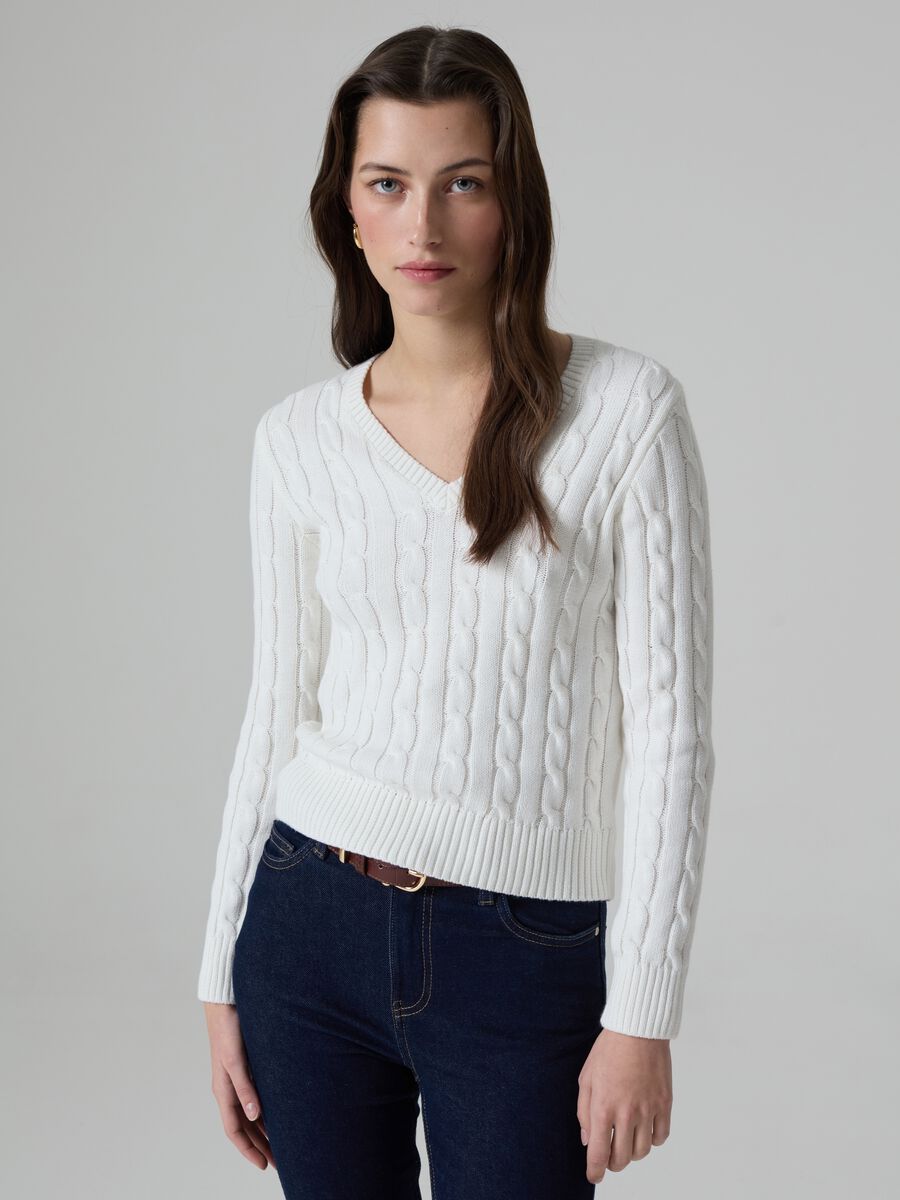 Pullover with cable design and V neck_0