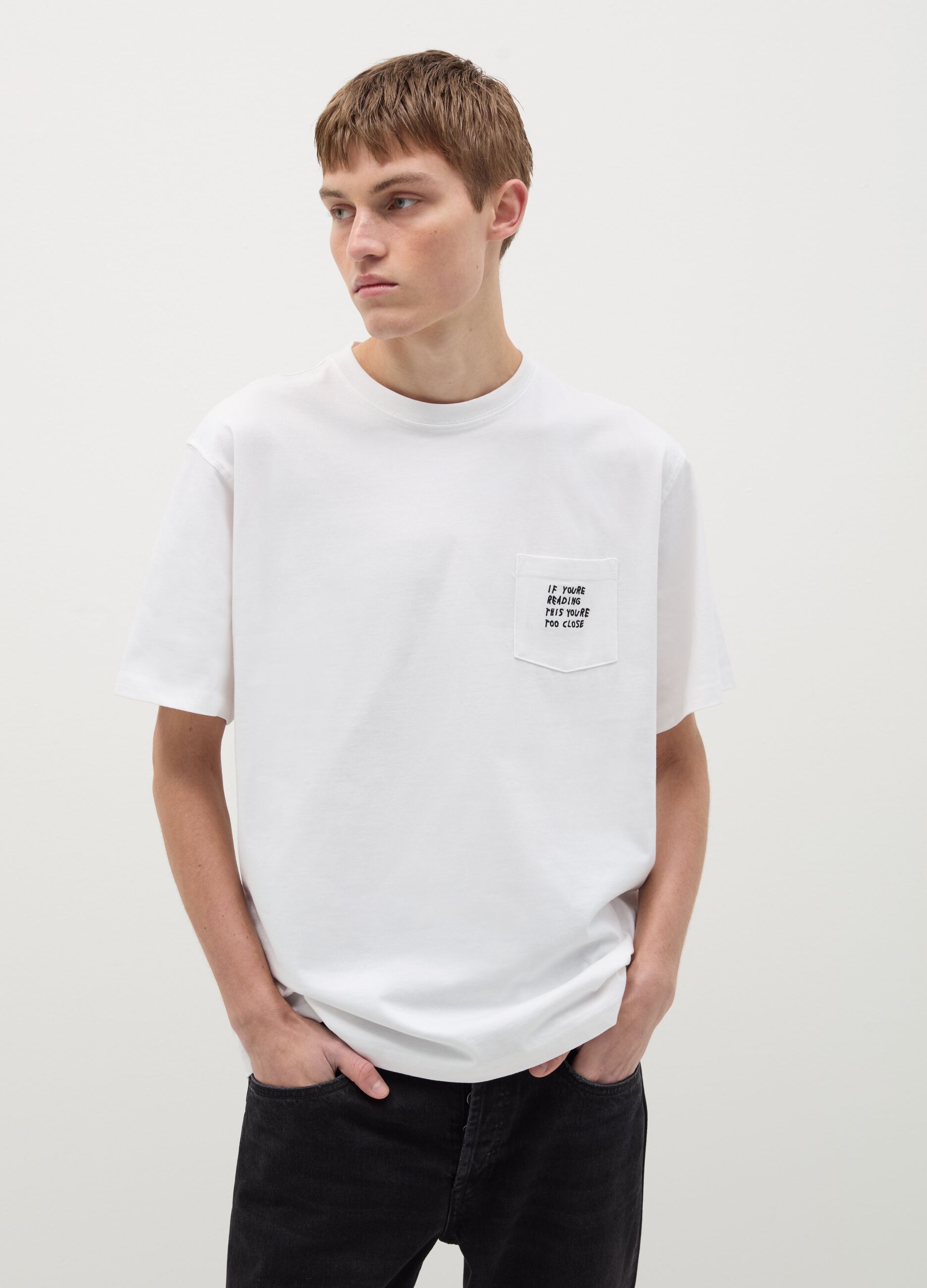 T-shirt with embroidered pocket