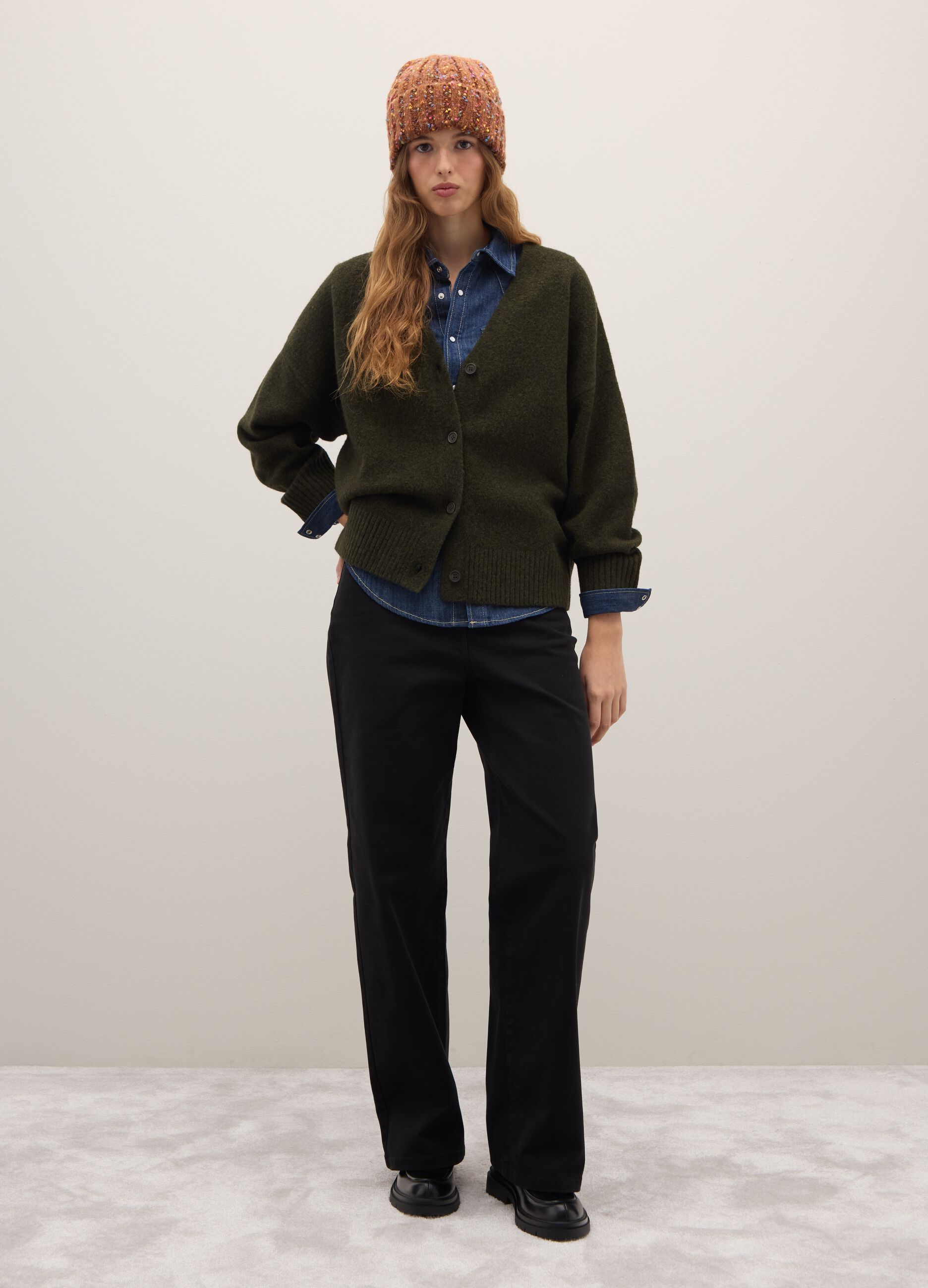 Dark green oversized cardigan with V-neck and buttons